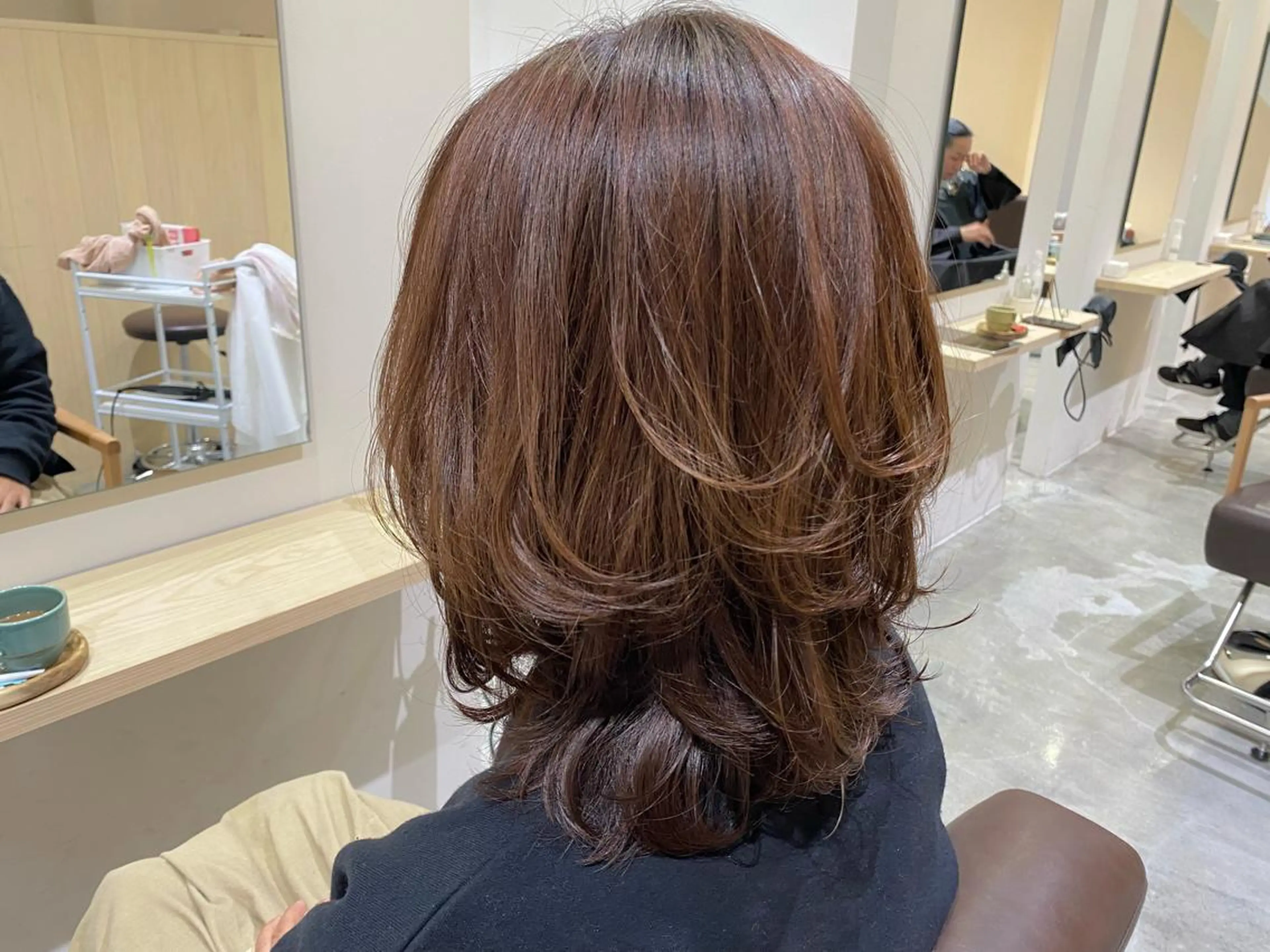 ミディアム ミディアムパーマ ハイライト 髪質改善 レイヤーカット 縮毛矯正 ブリーチなしWカラー /酸性ストレート河本のヘアスタイル