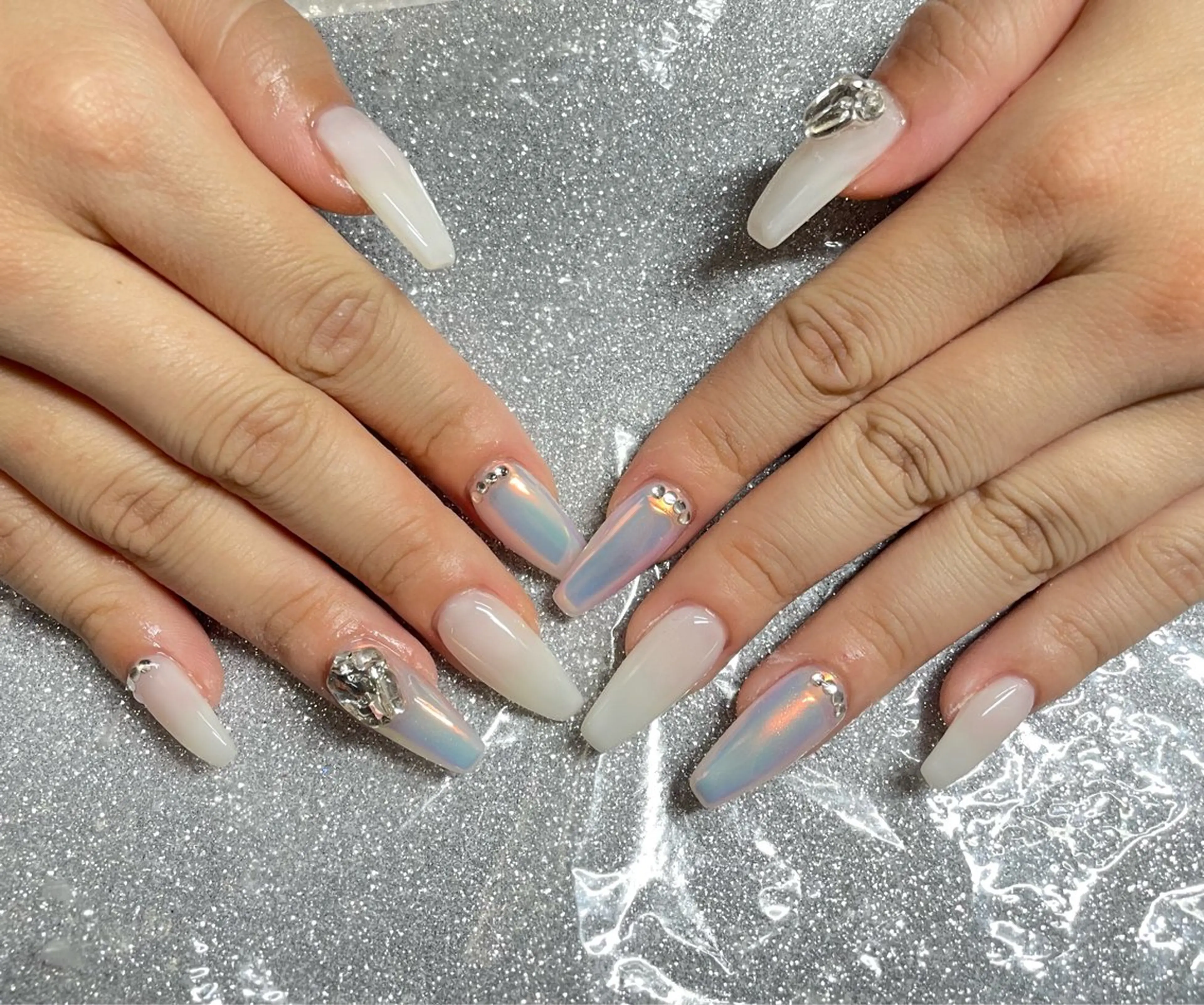 ネイル ハンドネイル VIERU 🌈🎀💖のネイルデザイン