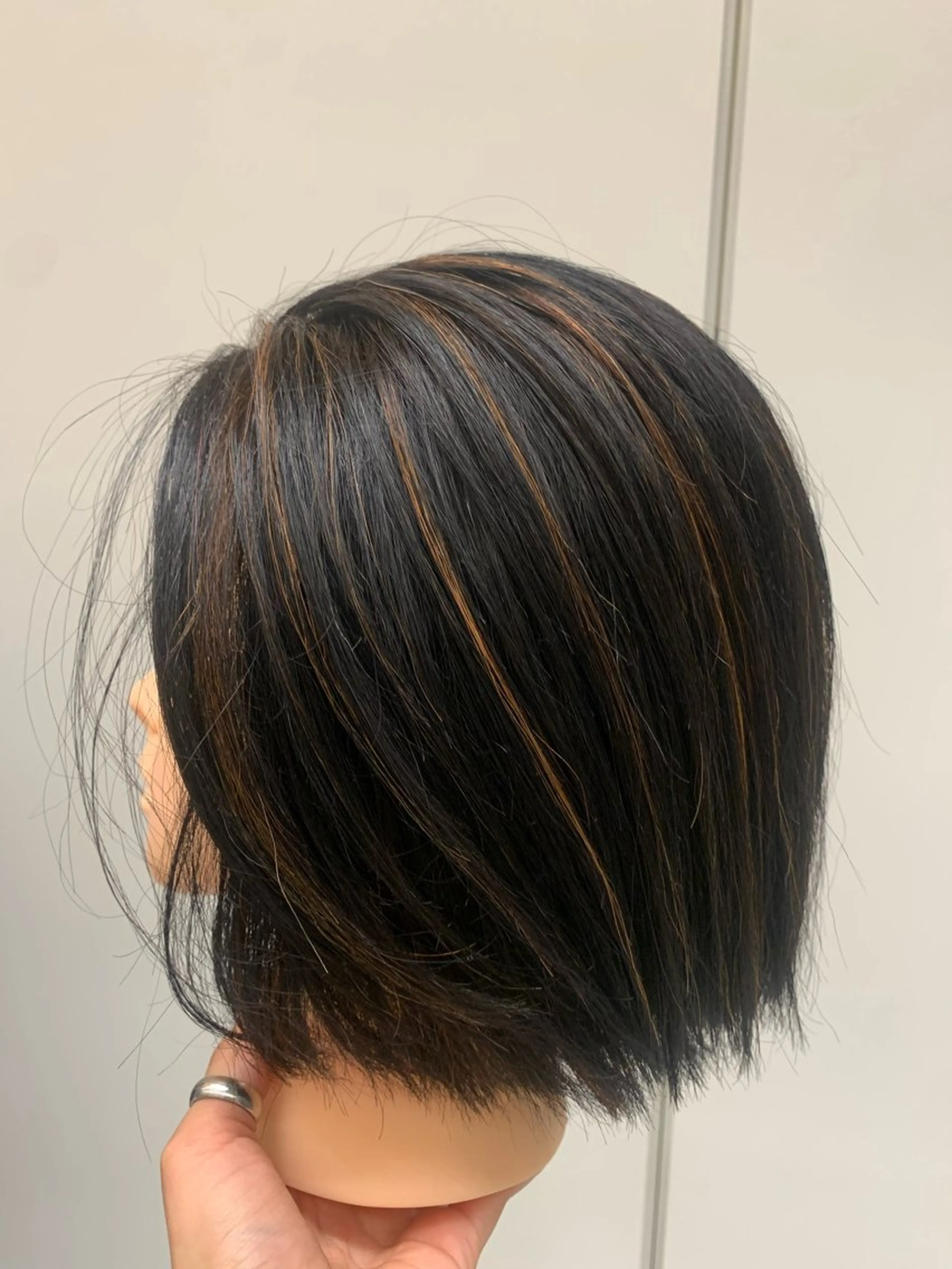 カラー ハイライトカラー 理美容室モテナ所属・カトリ プージャのヘアスタイル