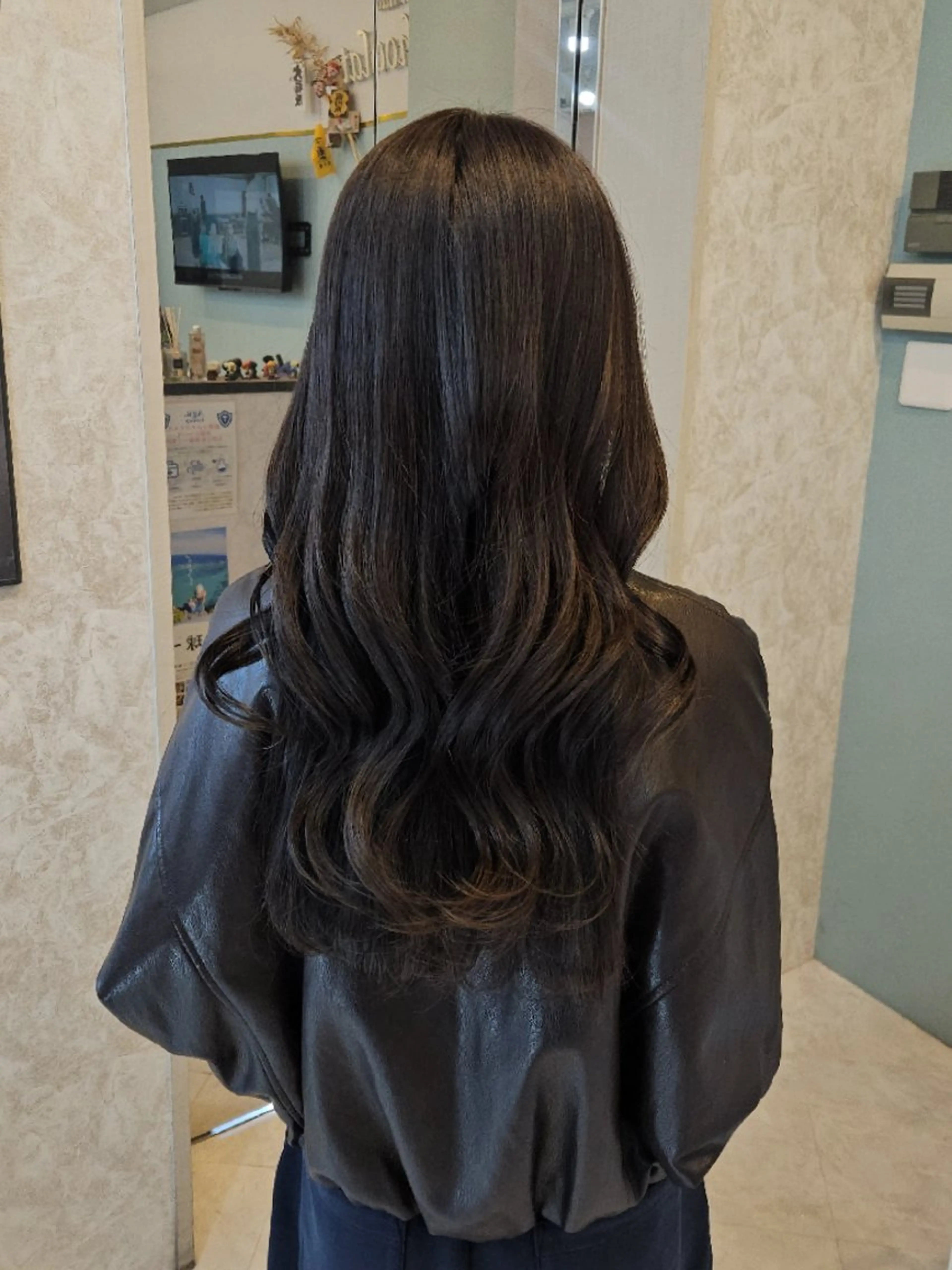ロング カラー ブリーチ グレージュ ブリーチなしカラー オリーブグレージュ オリーブグレー カット ヘアカラー トリートメント ミク🇰🇷 /Agu hairのヘアスタイル