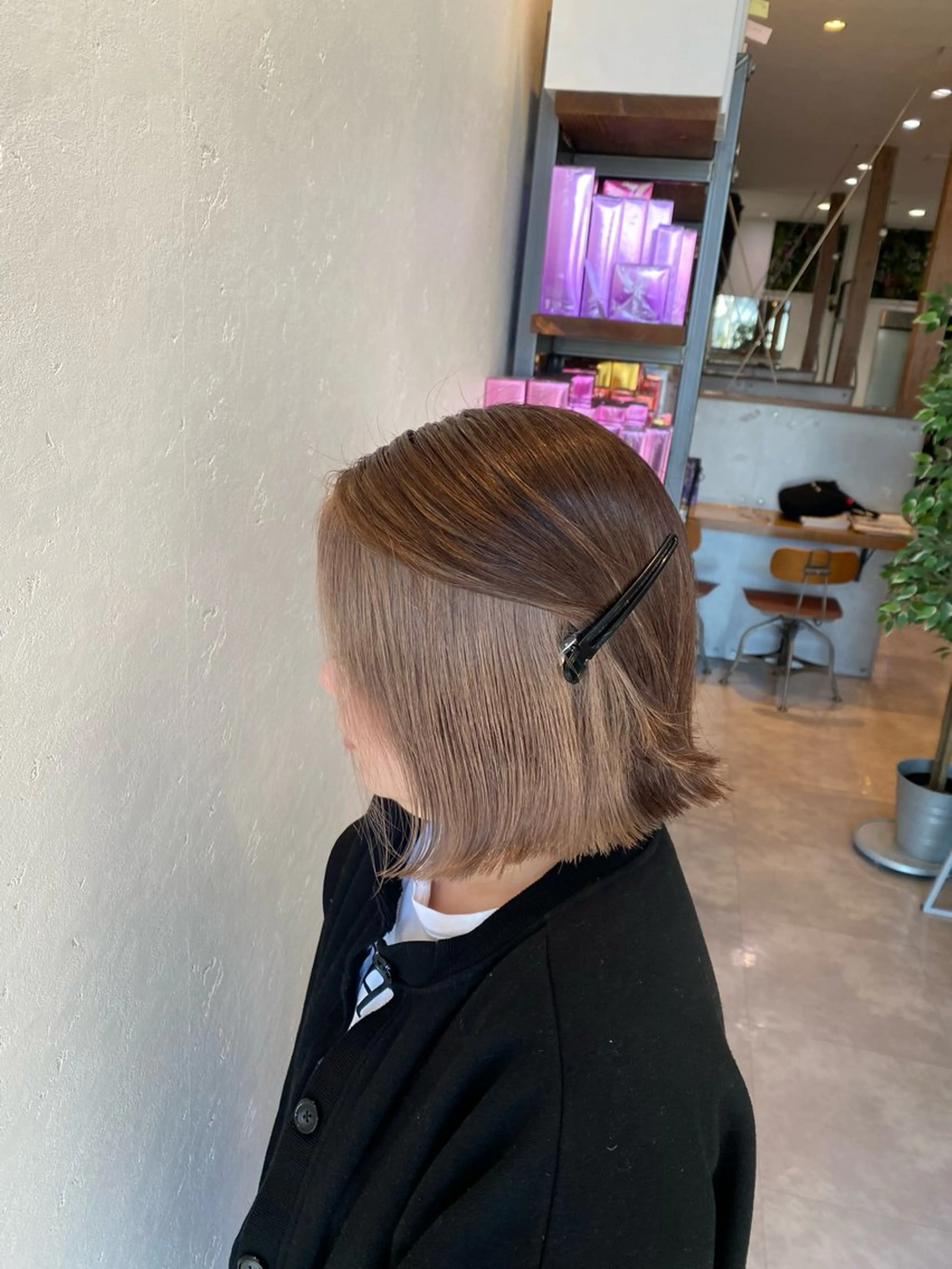 ミディアム 切りっぱなしボブ ボブ カット ヘアカラー 希優🌺ソムリエ /ブリーチ/カットのヘアスタイル