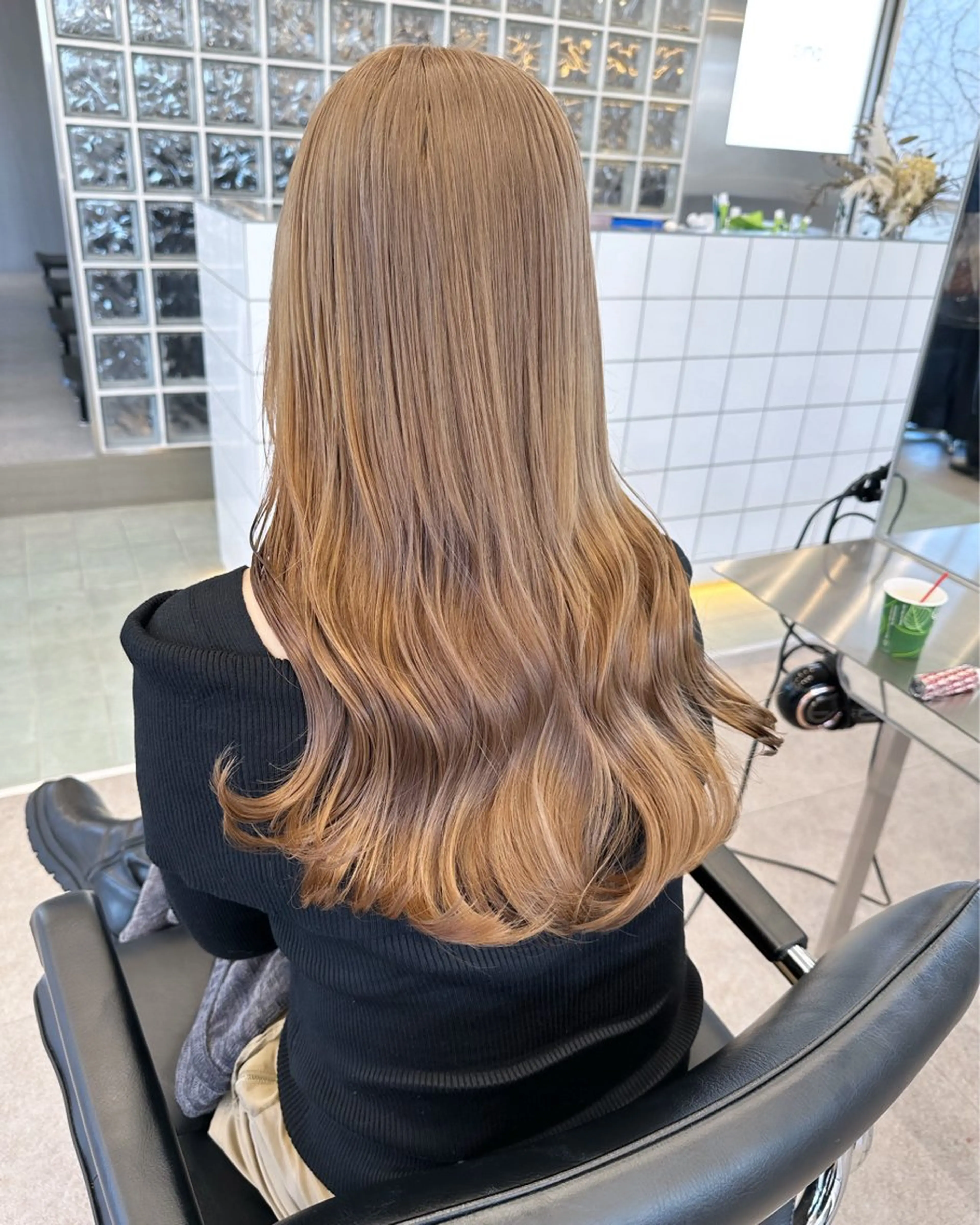 ミディアム カラー ベージュカラー ブリーチ ダブルカラー ハイトーンカラー ミルクティーベージュ ❣️本日ショート カット大募集❣️のヘアスタイル