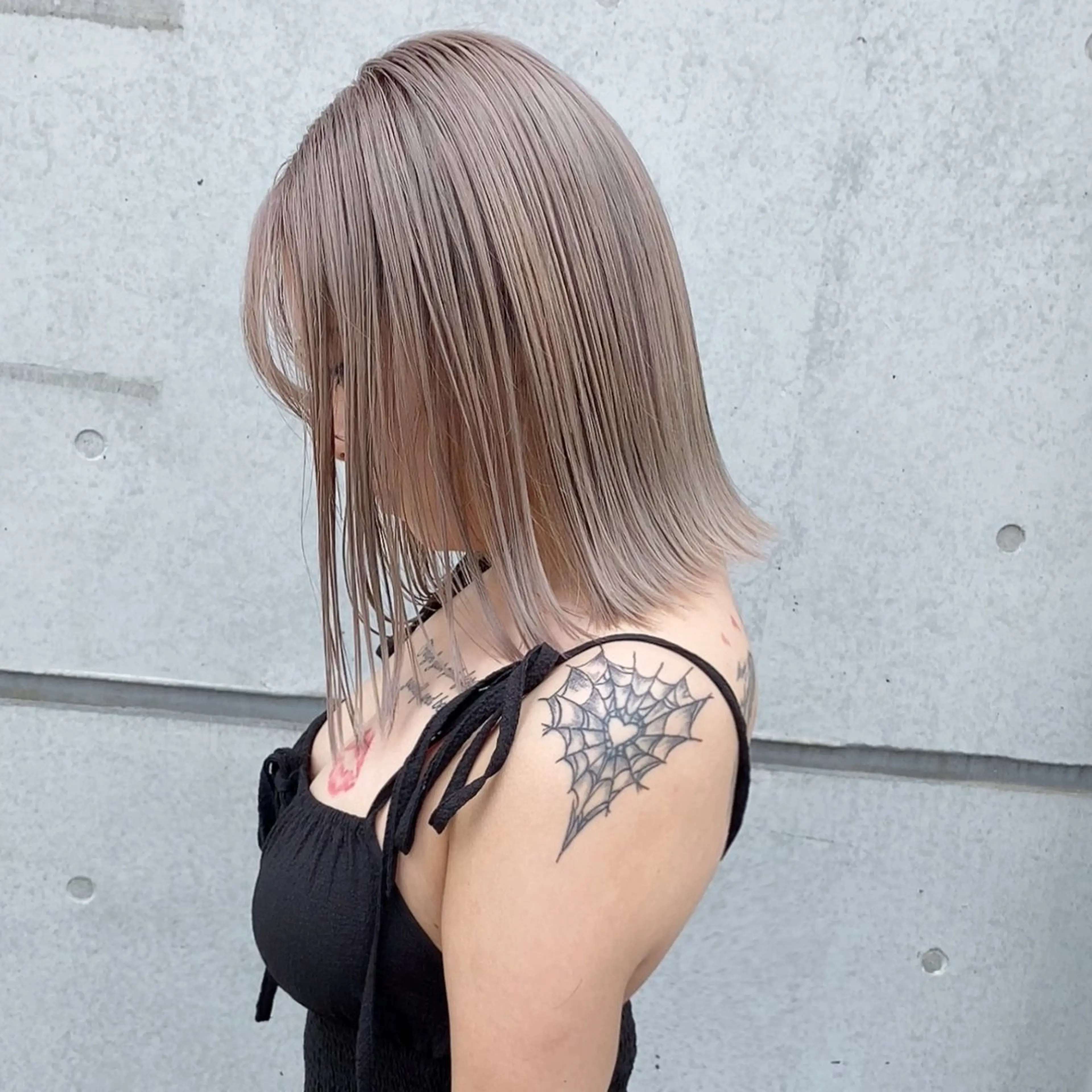 ミディアム カラー ボブ ✨原宿ハイトーン ブリーチ職人菊池のヘアスタイル