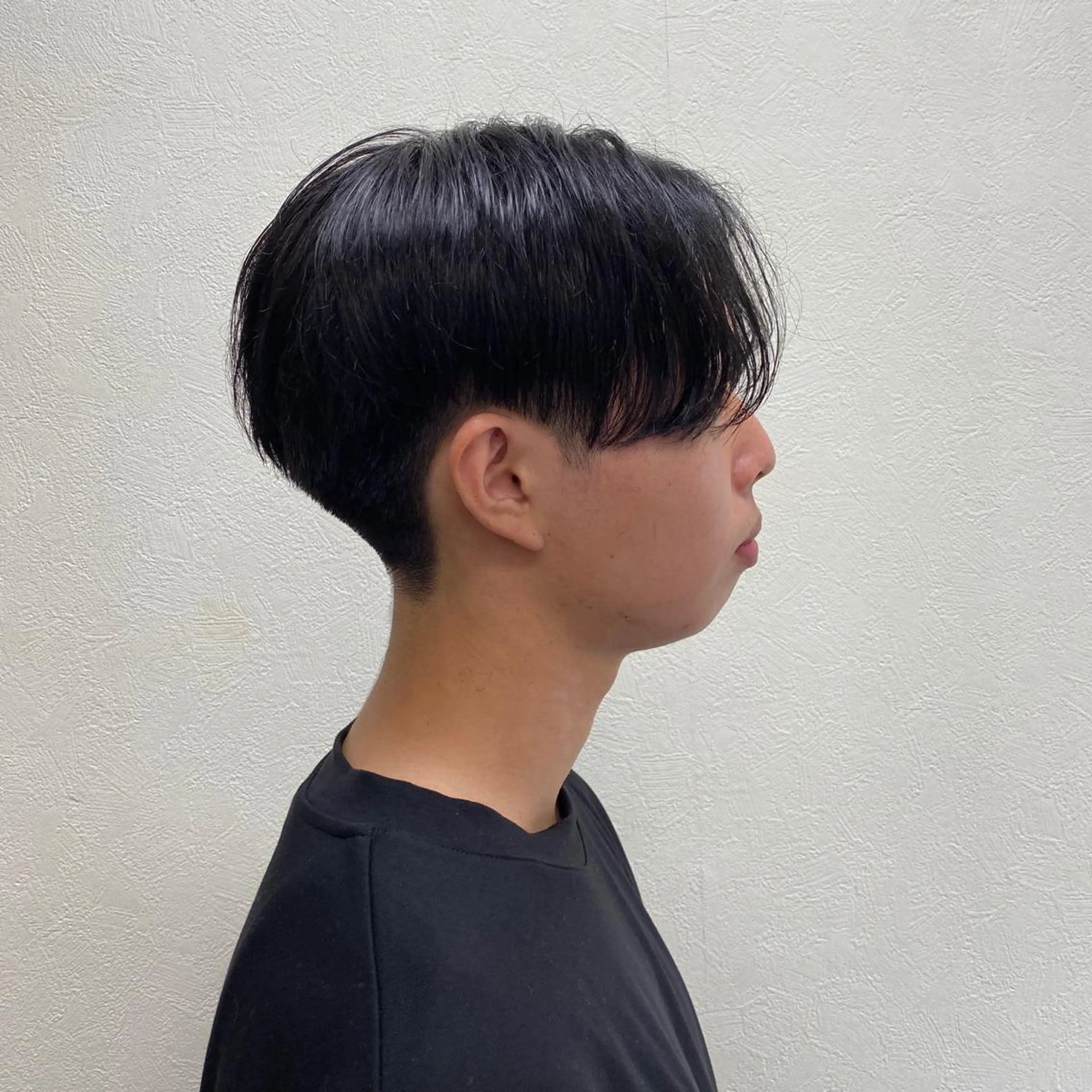 ショート メンズ センターパート マッシュ 刈り上げ 大内田 凌馬のヘアスタイル