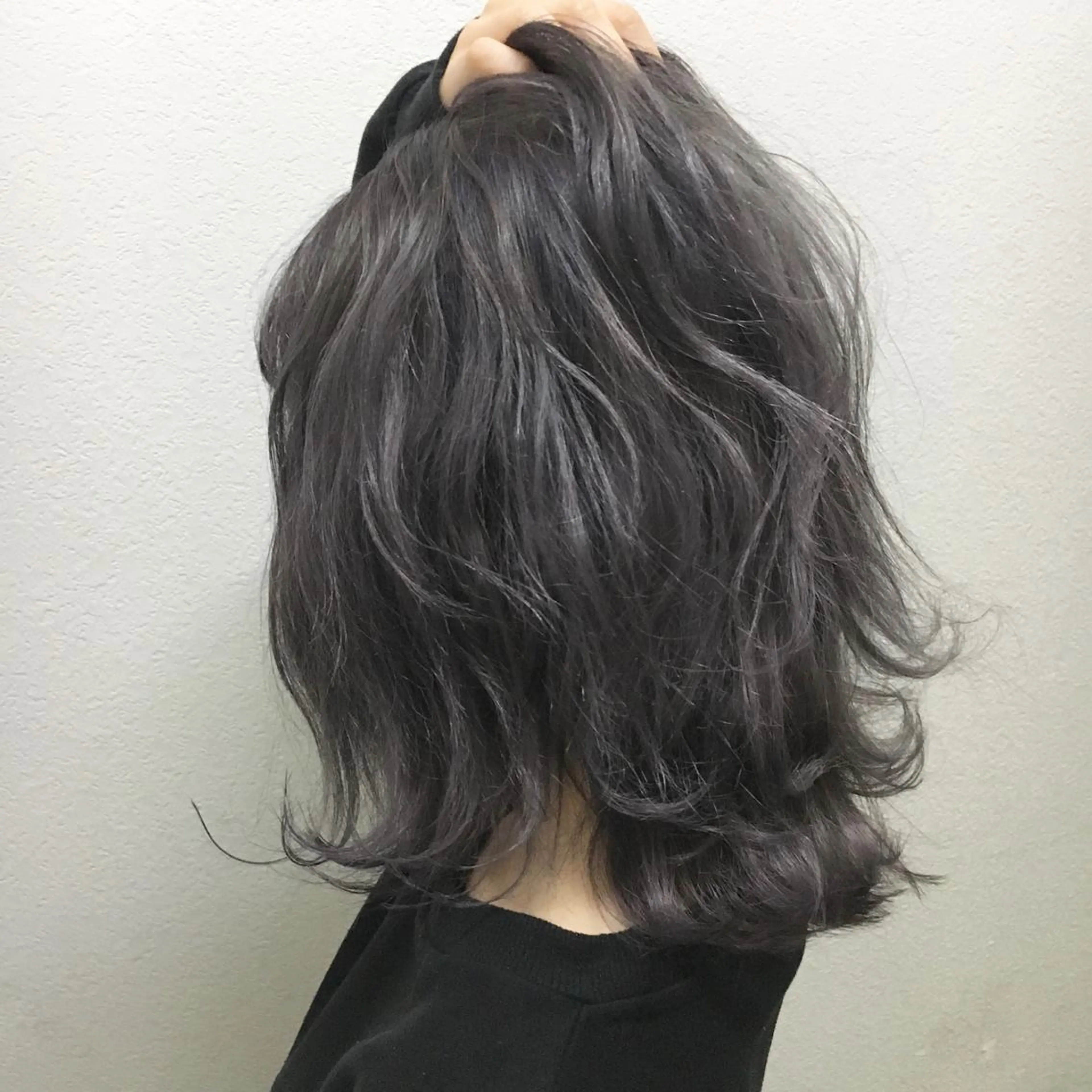 ミディアム カラー アッシュ ブリーチ 透明感カラー ダークグレー ダークグレージュ ヘアカラー トリートメント JIL BLAN 京都のヘアスタイル