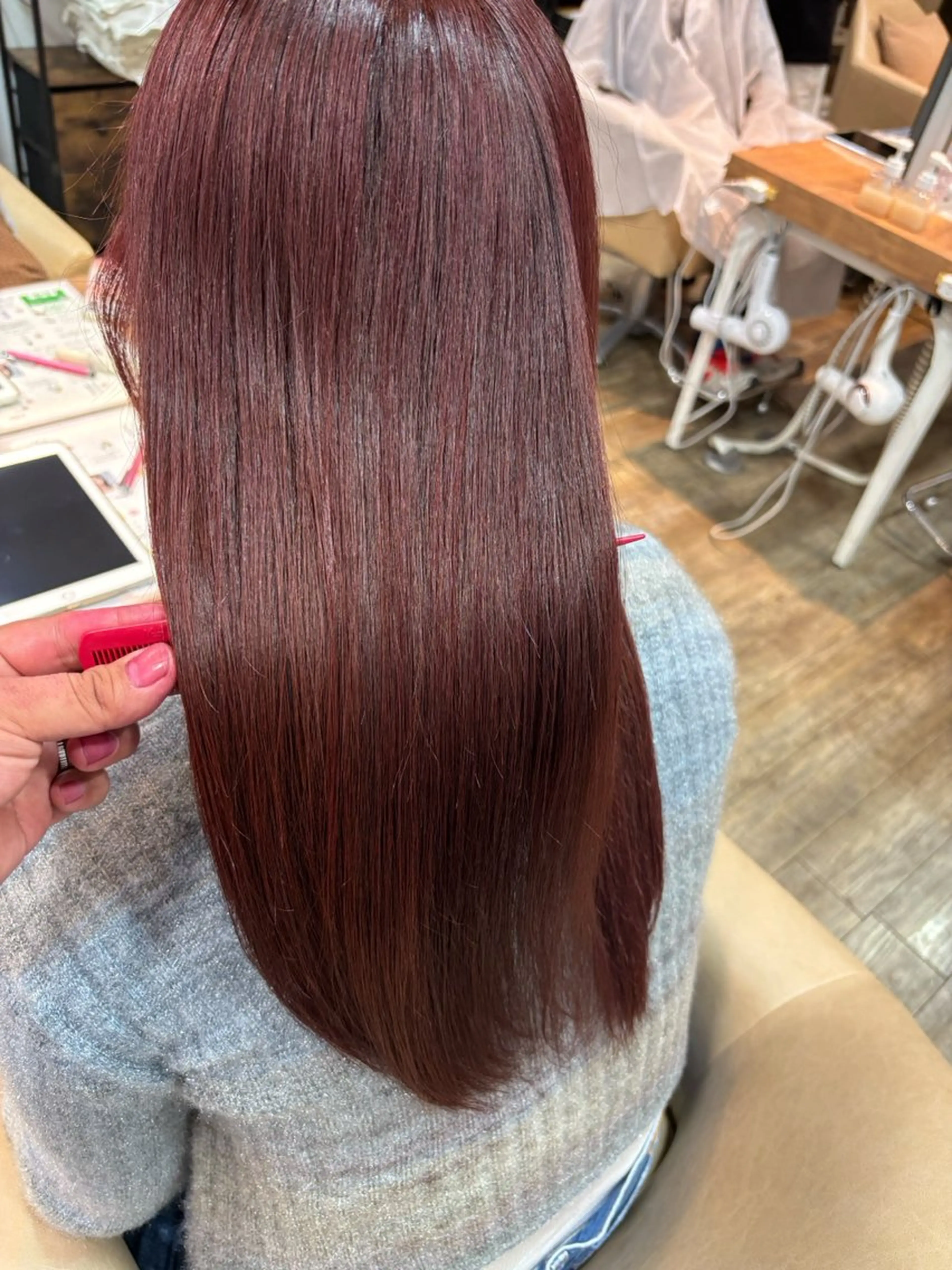 カラー 田中 胡桃のヘアスタイル