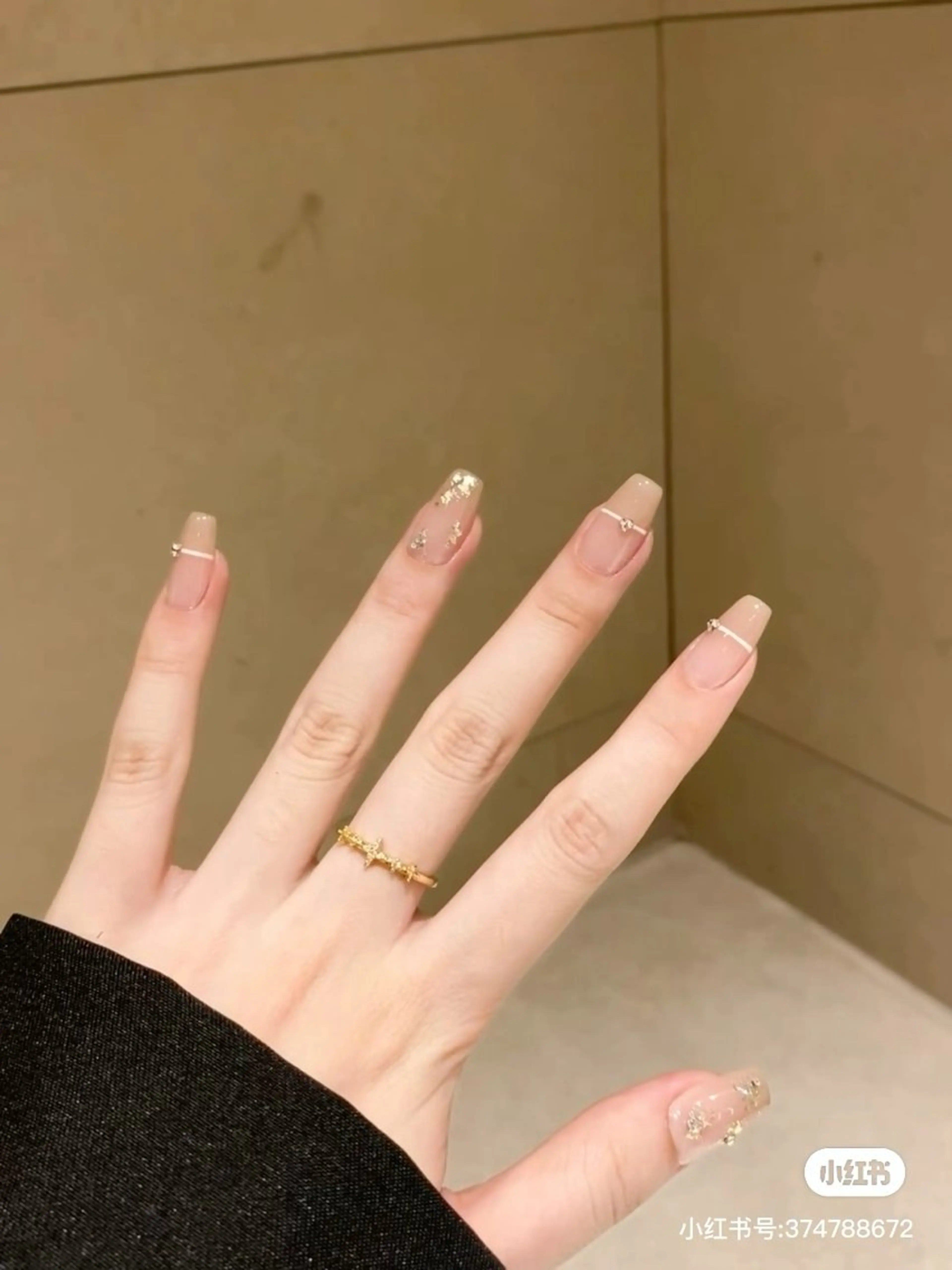 ミディアム ハンドネイル 501 nail所属・501 nailのネイルデザイン