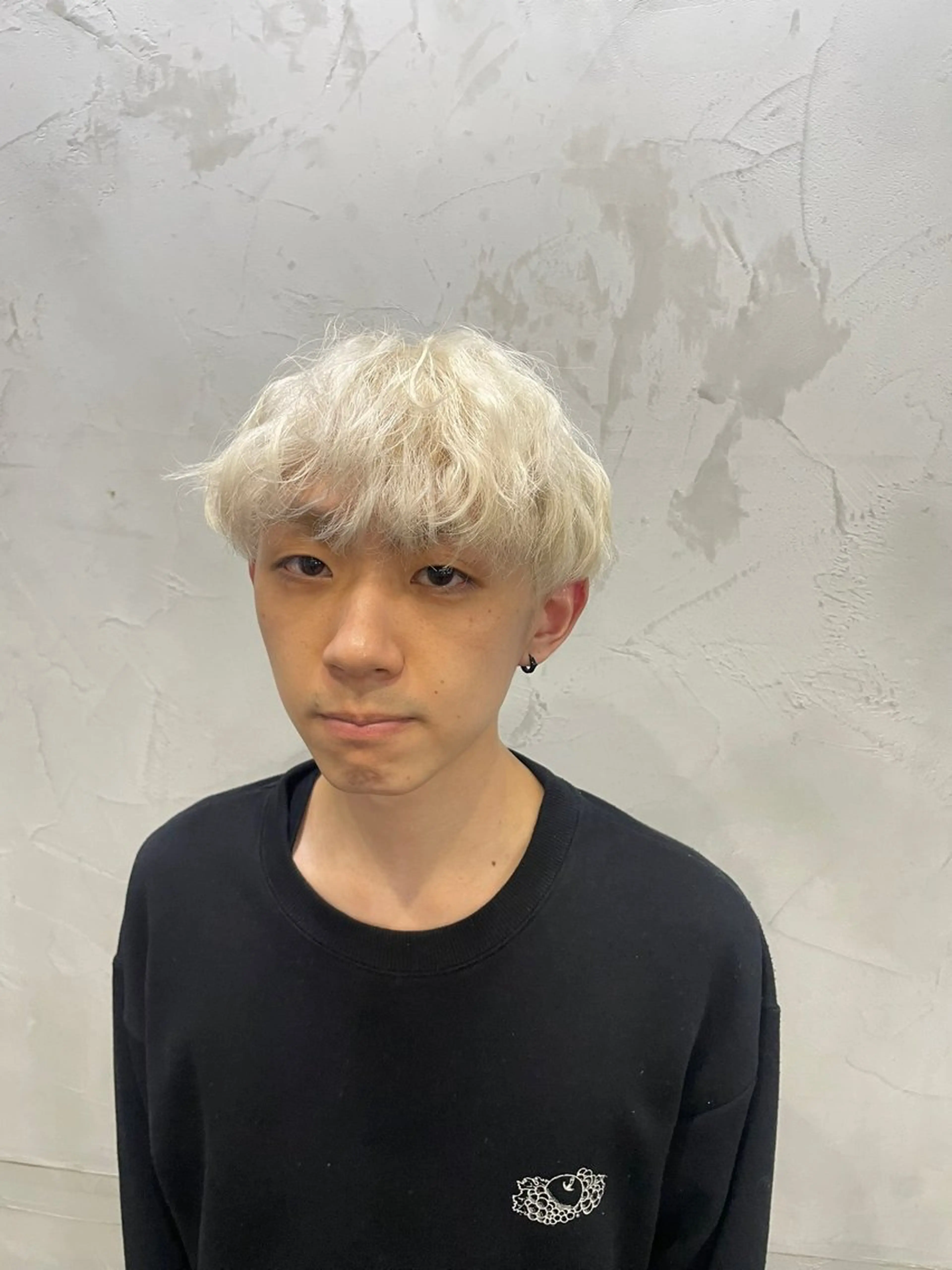 カラー メンズ ブロンド ホワイトブロンド MaisonHALU さくらのヘアスタイル