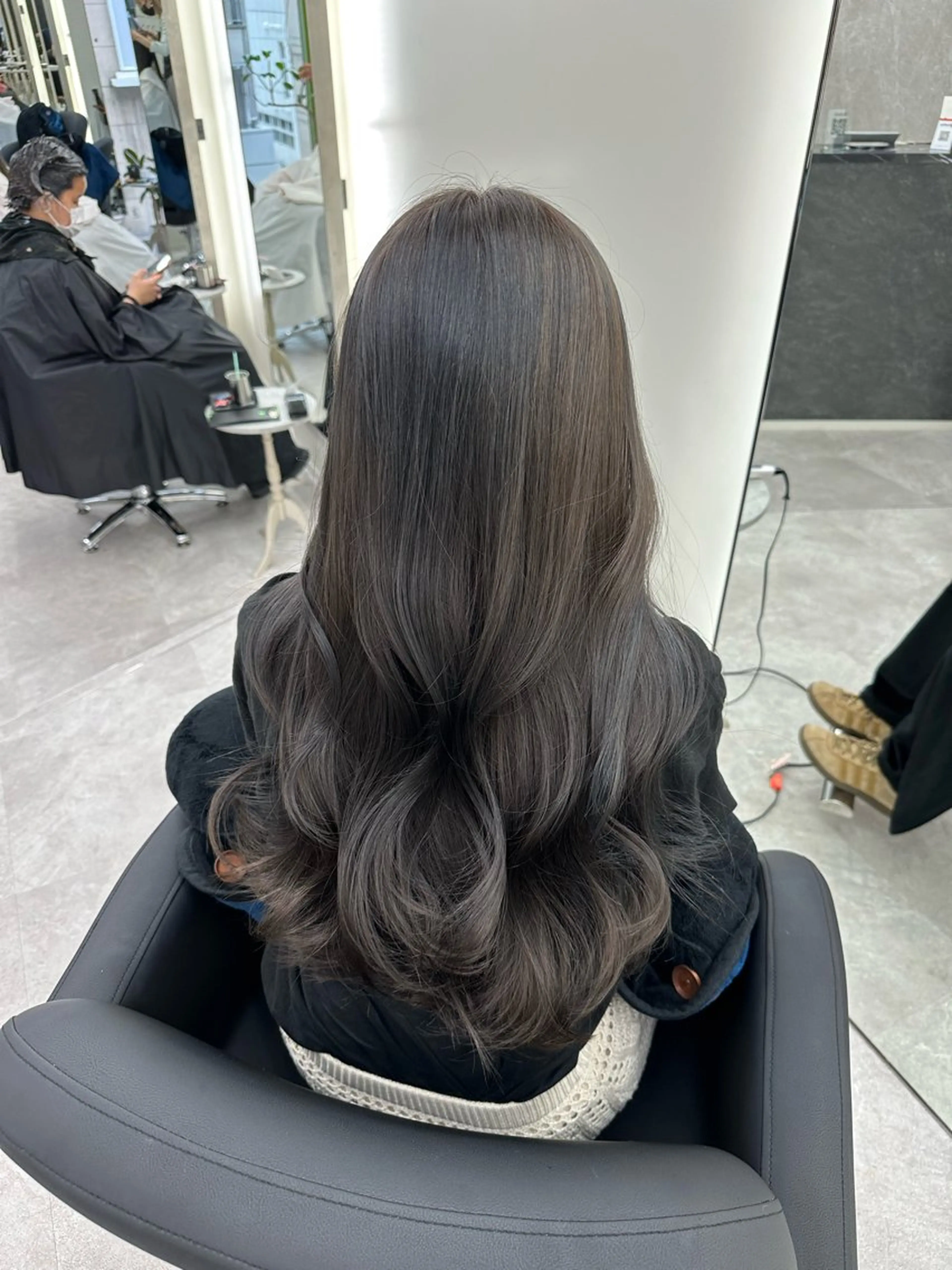ロング カラー ブリーチ ダブルカラー ブリーチなしカラー 顔まわりレイヤー 顔周りカット カット ヘアカラー トリートメント なんば/透明感カラー 韓国ヘア/田之上千尋のヘアスタイル