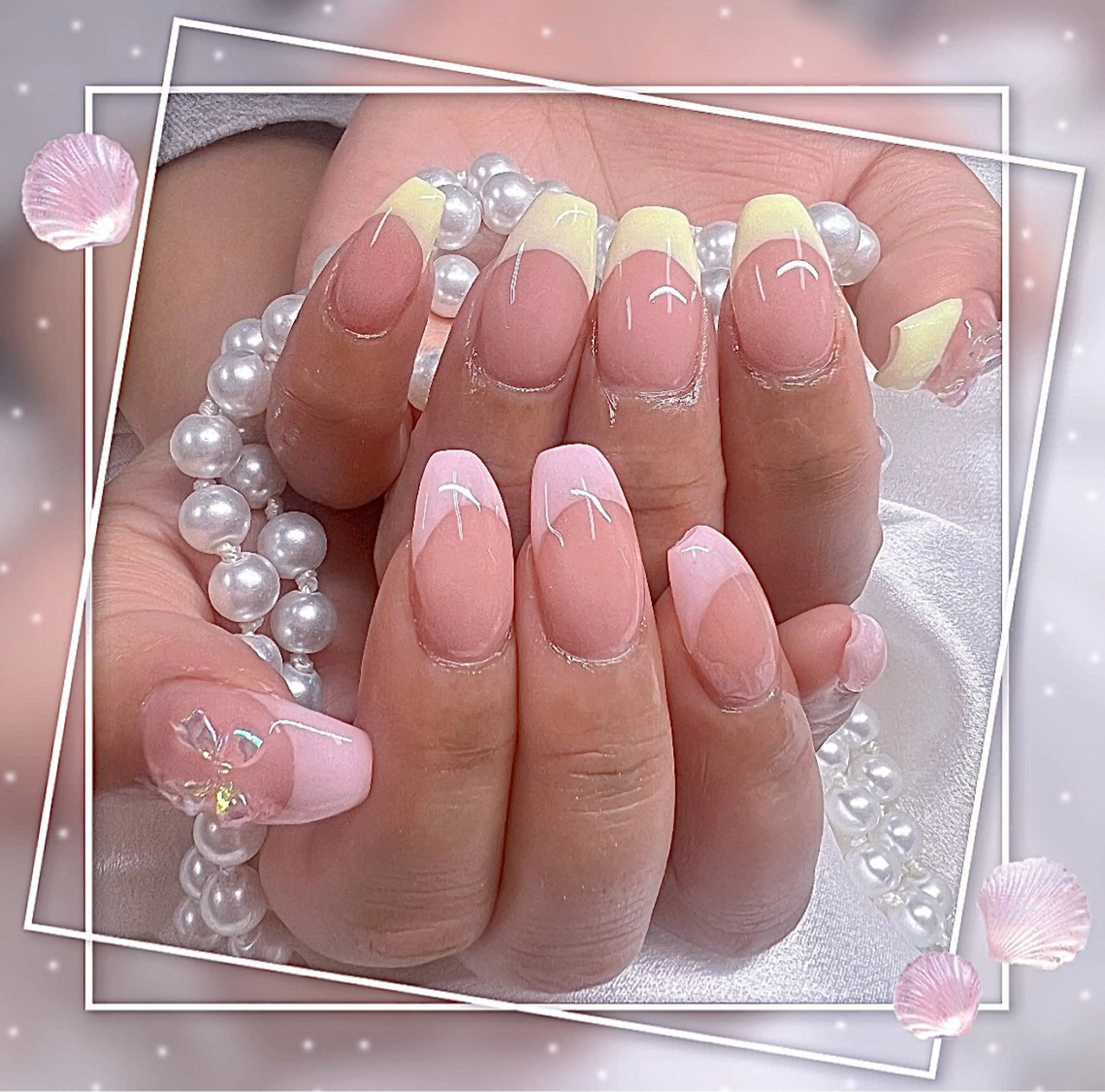 ネイル フレンチネイル グラデーション キラキラネイル 韓国ネイル マグネットネイル ハンドネイル Chill Nailsalonのネイルデザイン