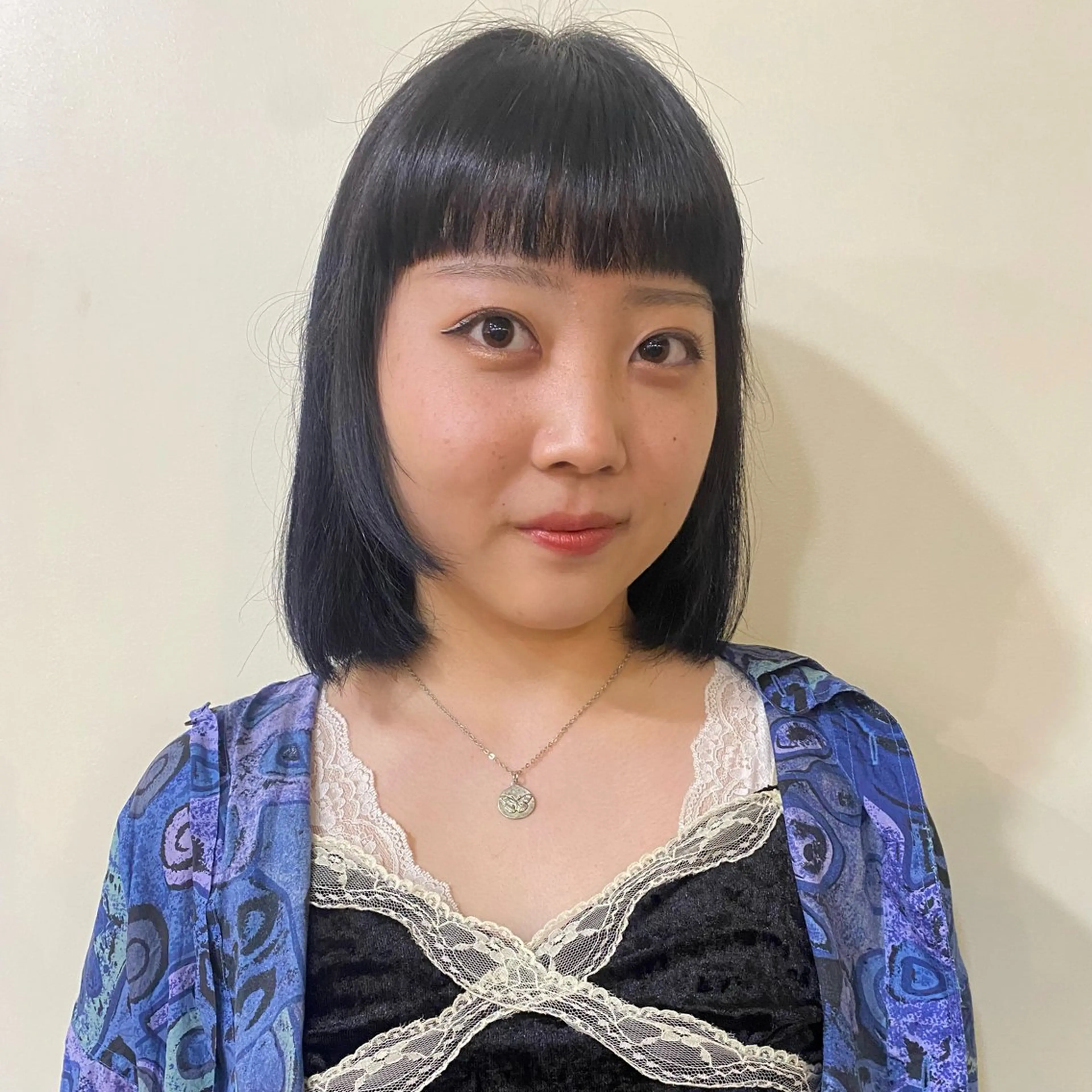 ミディアム カラー Lilu しずくのヘアスタイル