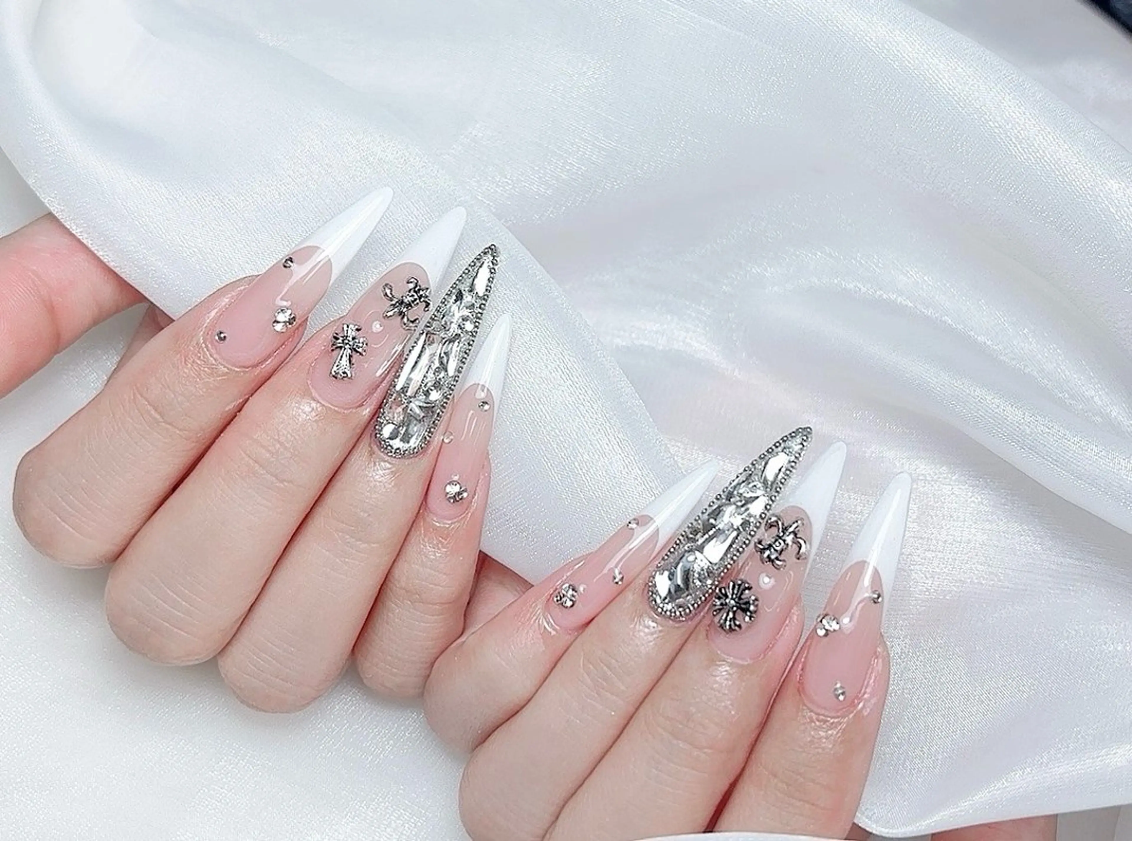 ネイル 🎀M nails✨ ビューティーのネイルデザイン