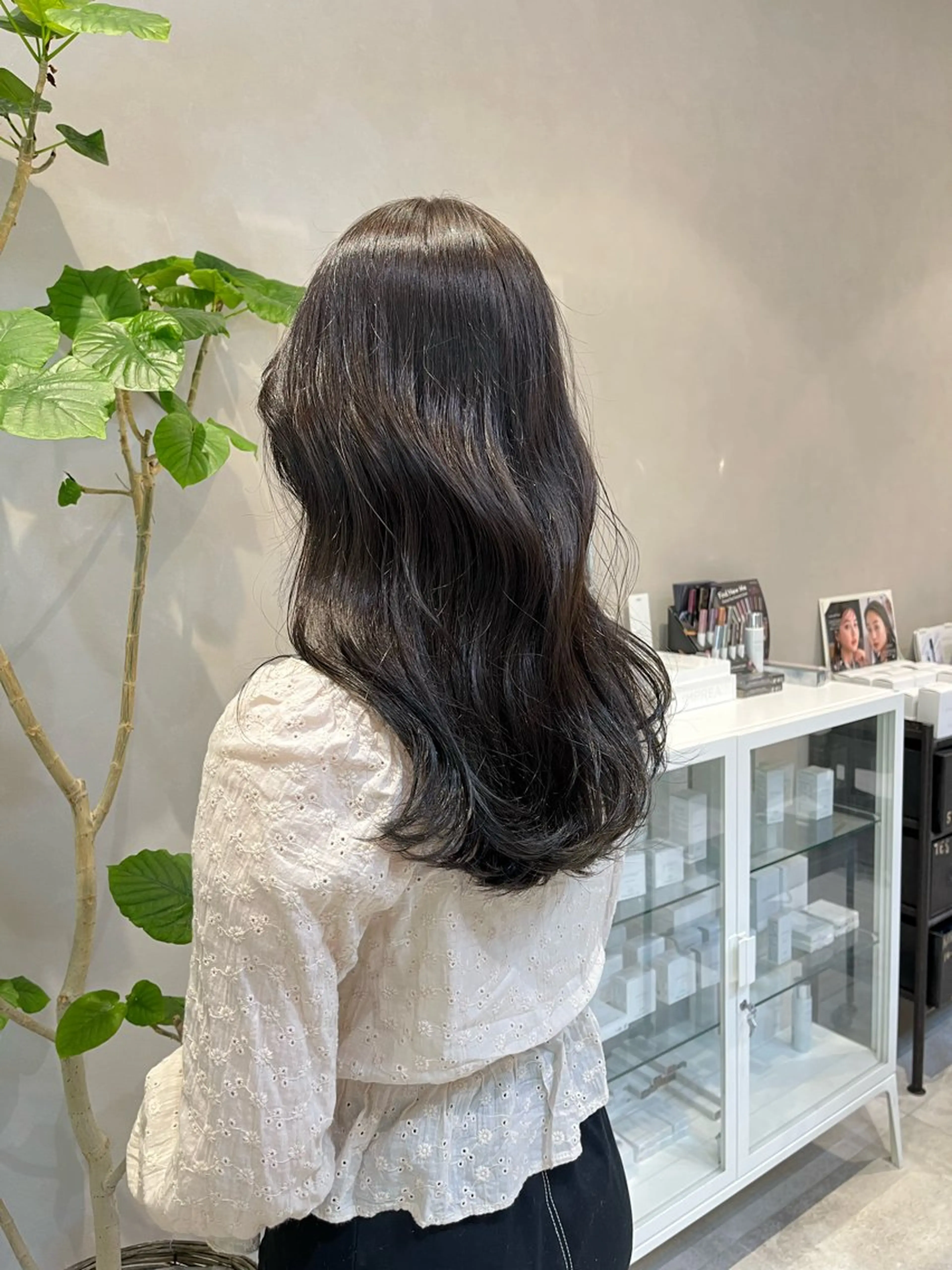 セミロング カラー ニュアンスパーマ 曲がる縮毛矯正　爲石のヘアスタイル