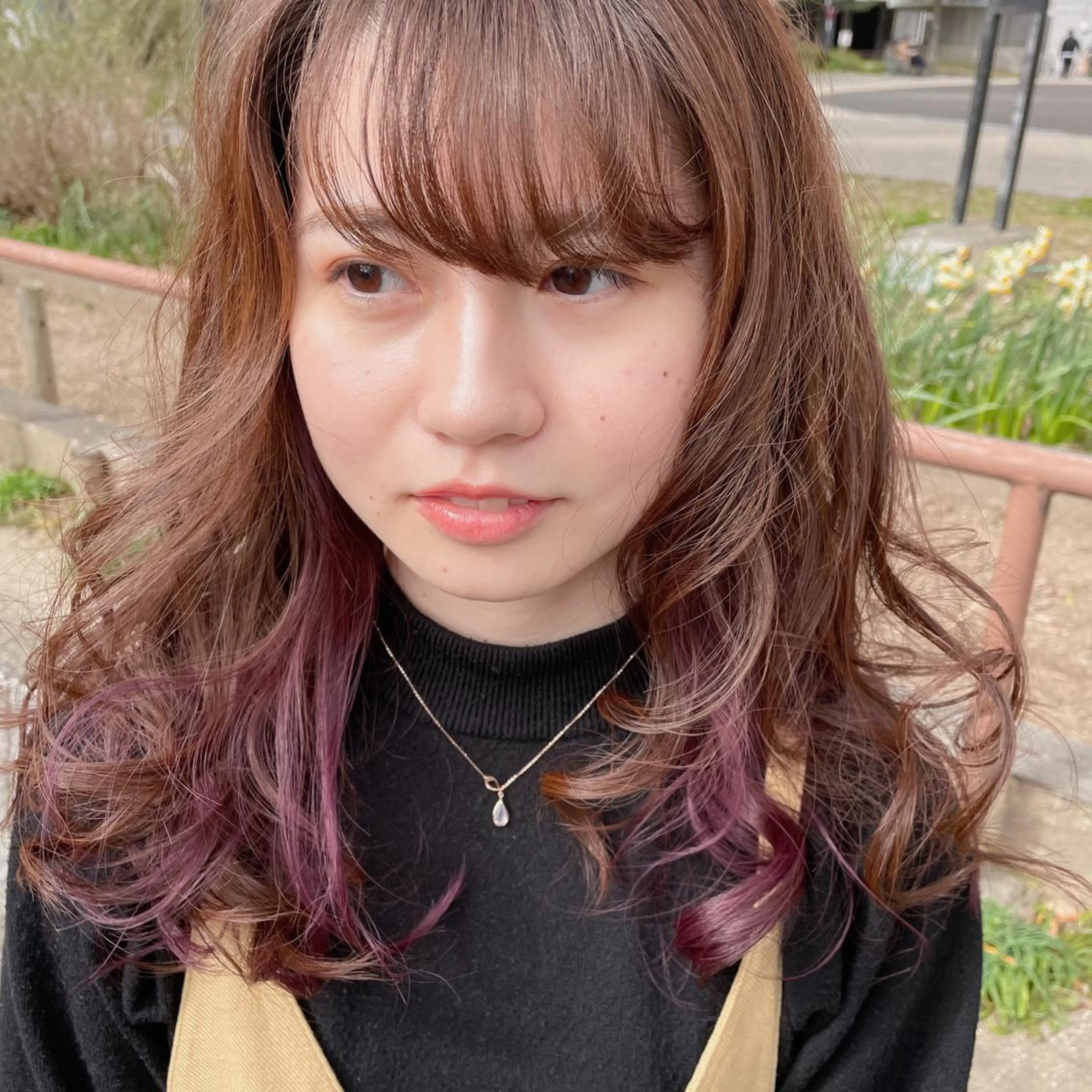 ロング カラー ヘアアレンジ 黒髪 インナーカラー 卒業式のヘアスタイル なつき/艶ピンク/ girly hairのヘアスタイル