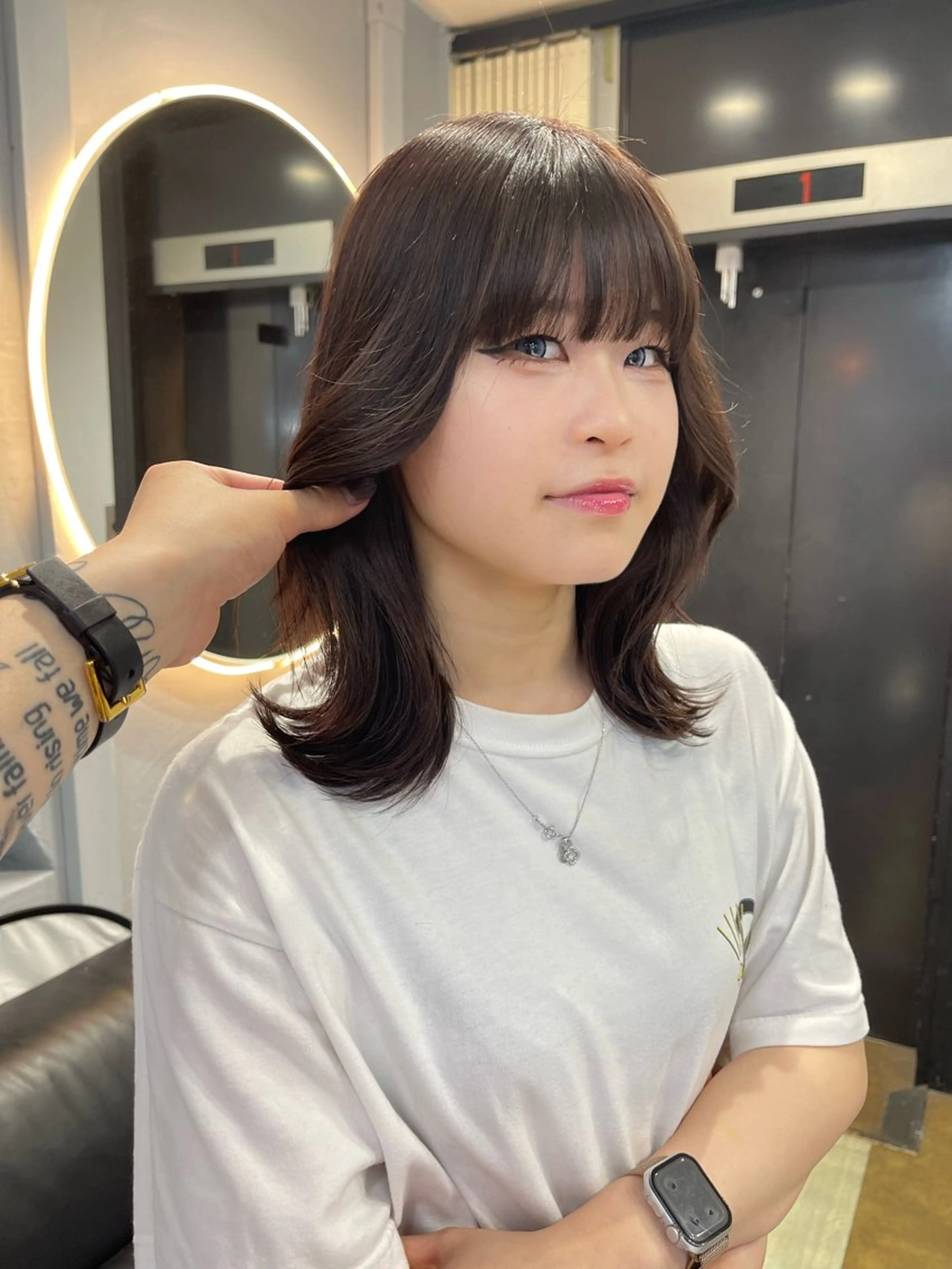 ミディアム 髪質改善 レイヤーカット トリートメント カット ヘアカラー 宮崎　達也 ブリーチ／レイヤーのヘアスタイル