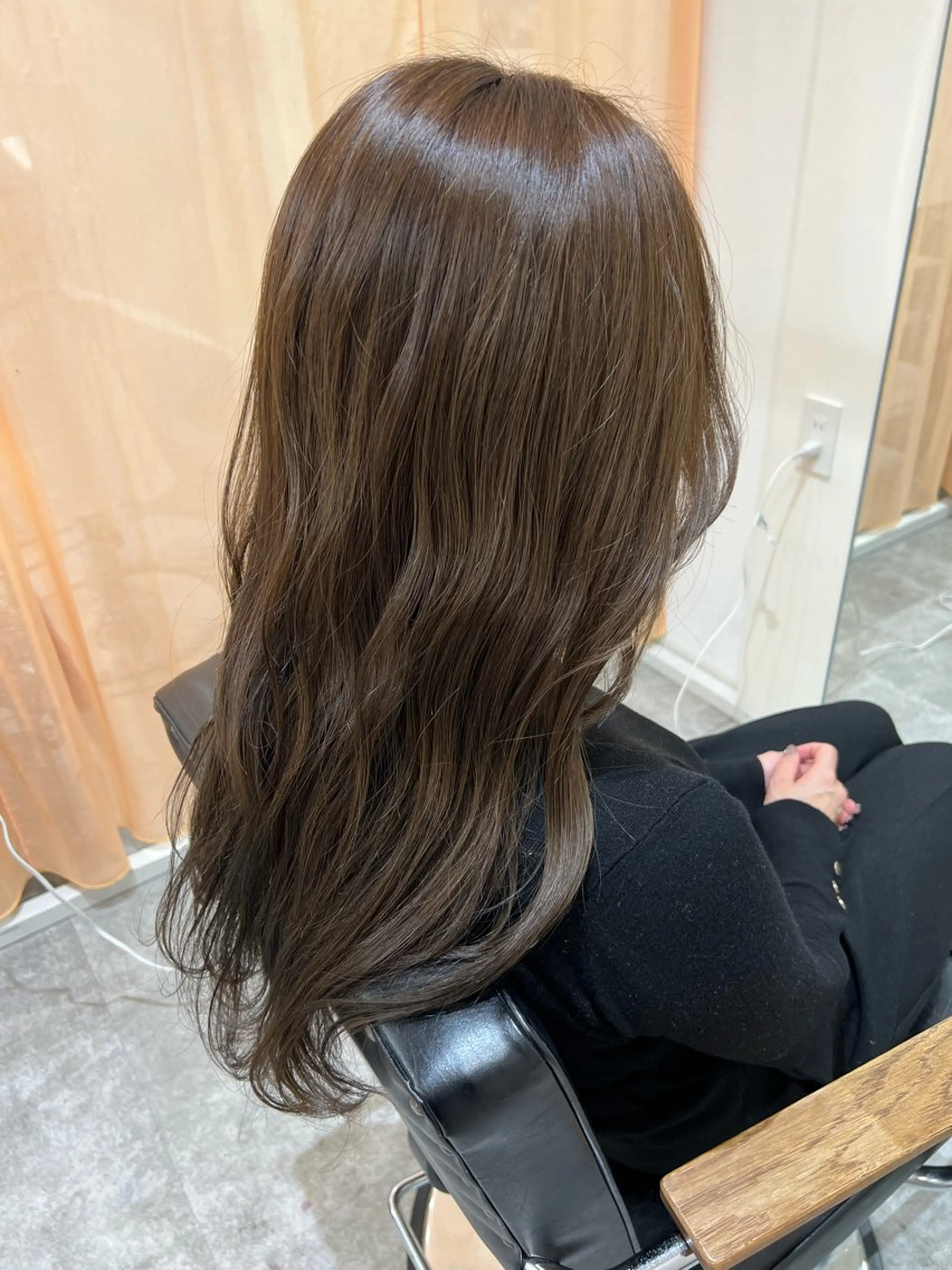 ロング カラー グレージュ 顔周りカット 韓国風ヘア レイヤーカット カット ヘアカラー トリートメント 髪質改善/美髪カラー イシカワ ヒロトのヘアスタイル