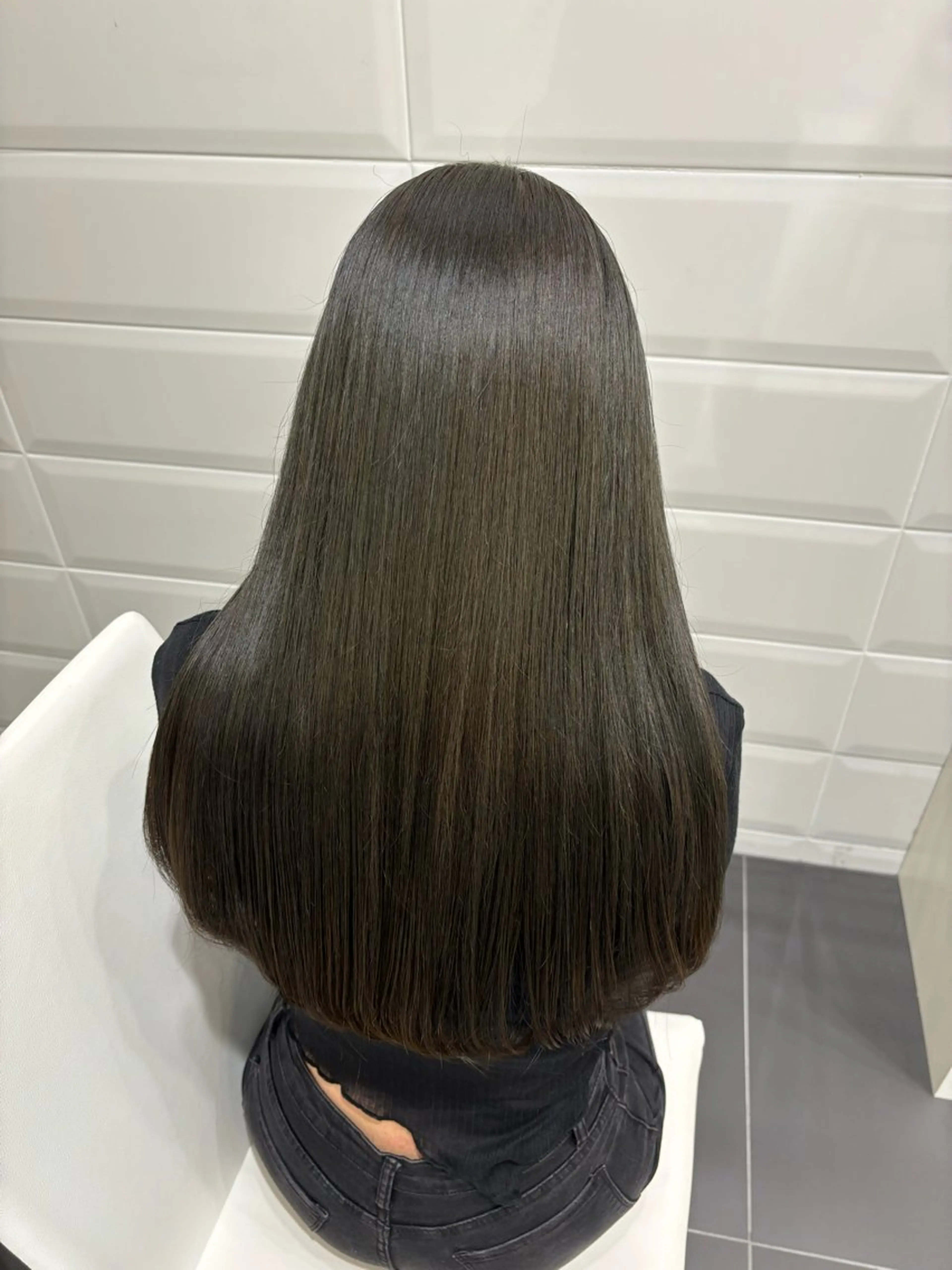 ロング 山中 彩華のヘアスタイル