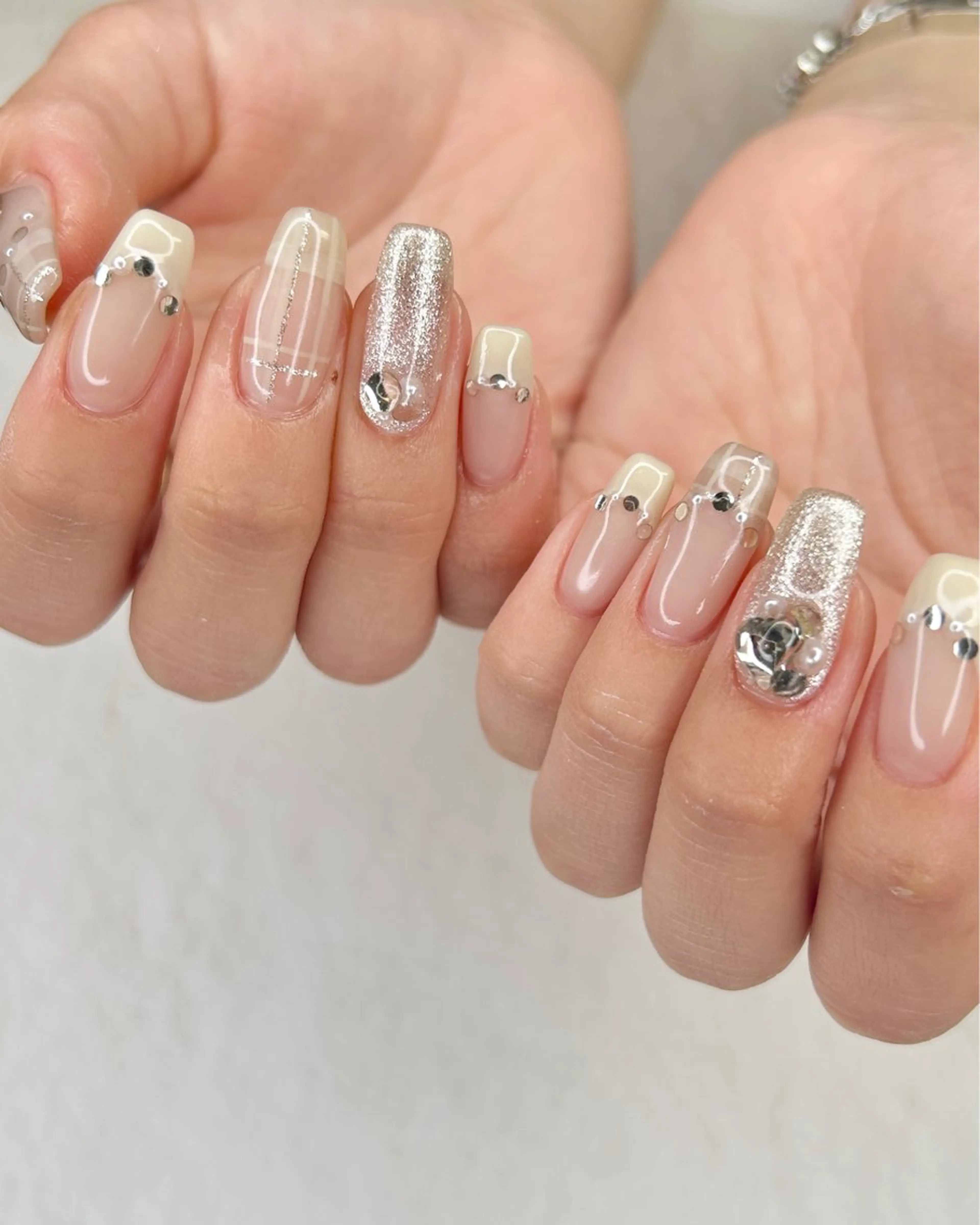 ネイル ハンドネイル フットネイル ease NAIL SALONのネイルデザイン