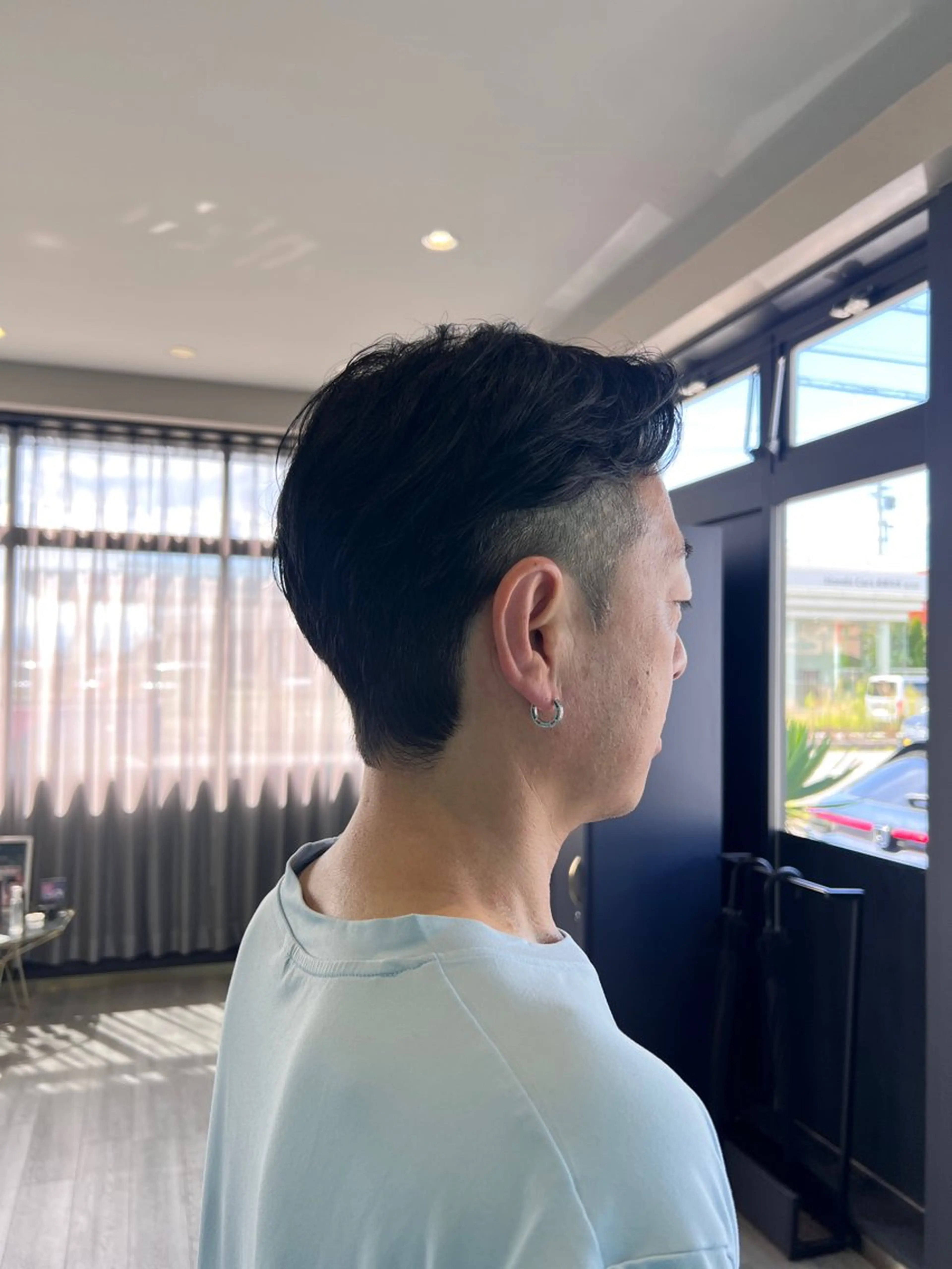 メンズ センターパート 志田 ほんのヘアスタイル