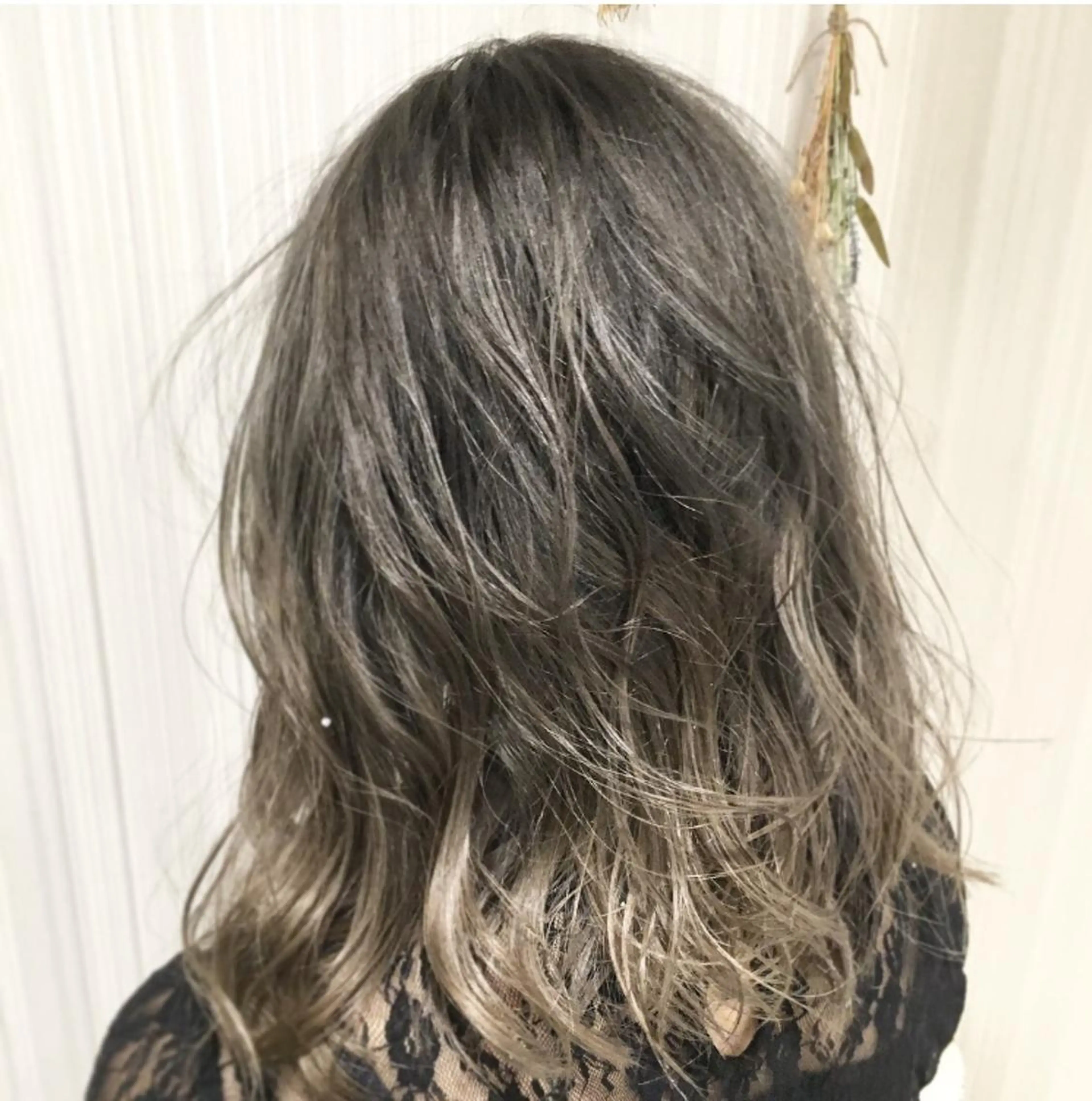 ロング カラー ブリーチ グラデーションカラー グレージュ 外国人風カラー ハイトーン/ブリーチ 山崎　悠次のヘアスタイル