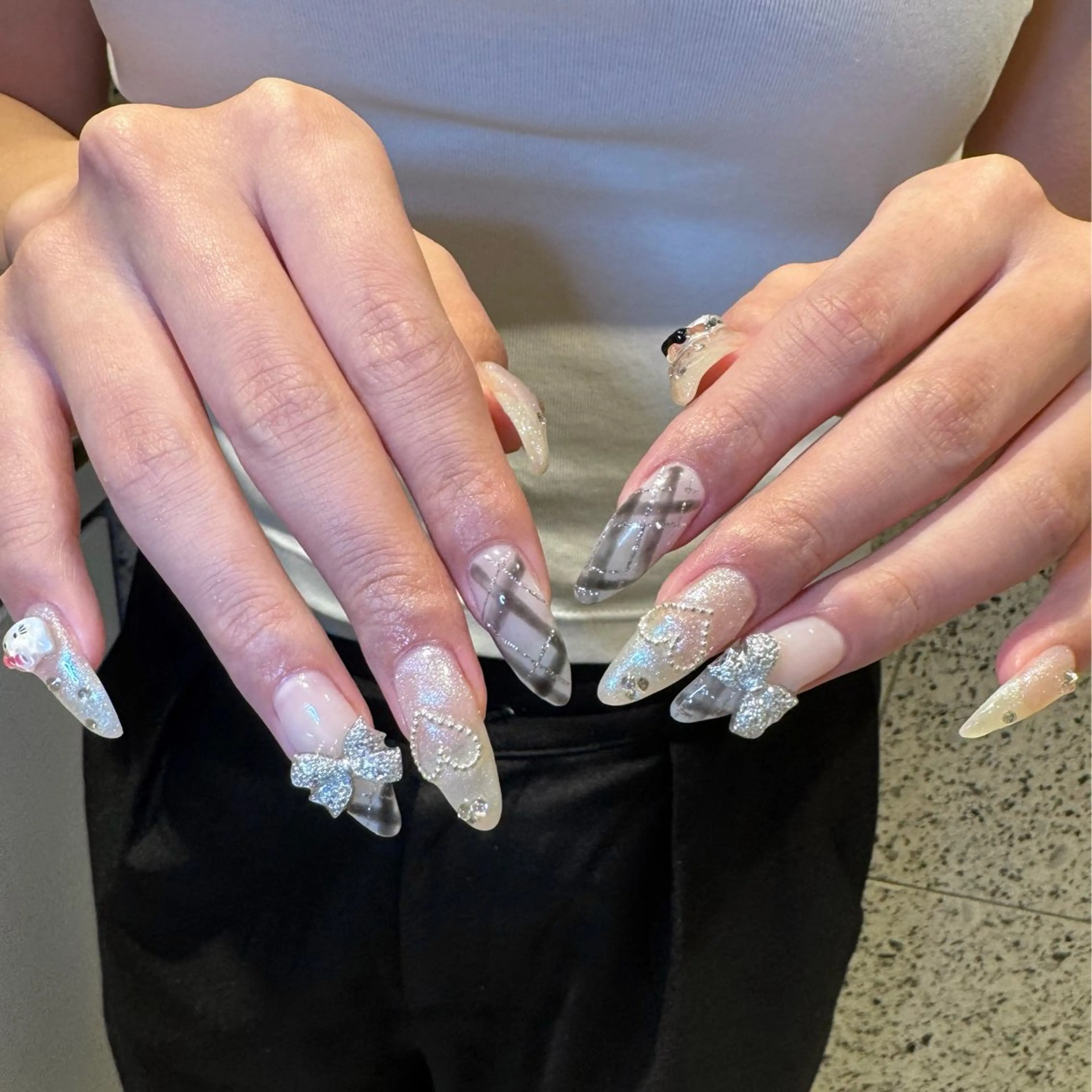 ネイル ハンドネイル RIEKO🍒 ワンホン♡推しネイルのネイルデザイン