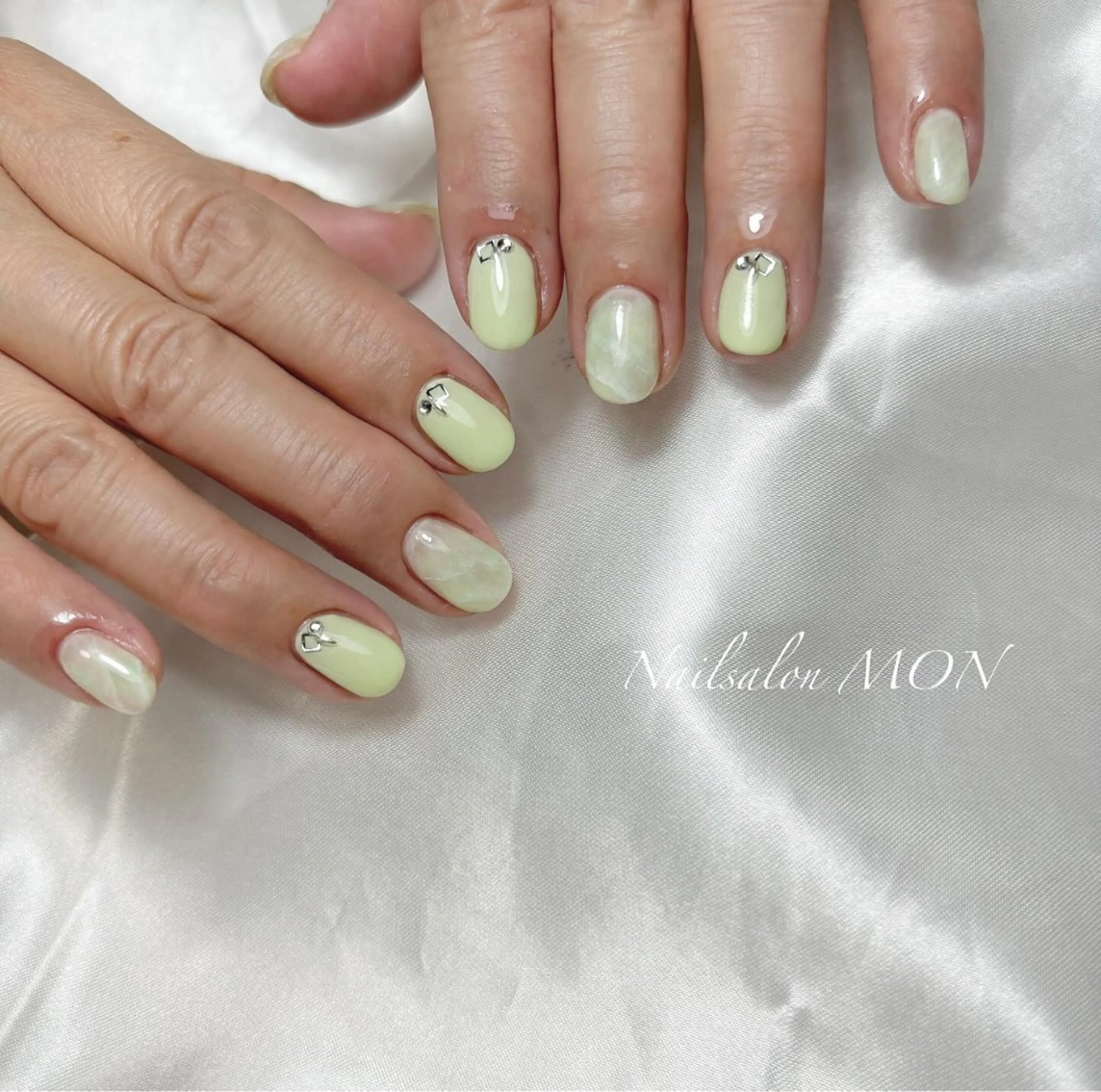ネイル ストーンネイル ハンドネイル Nailsalon MONのネイルデザイン