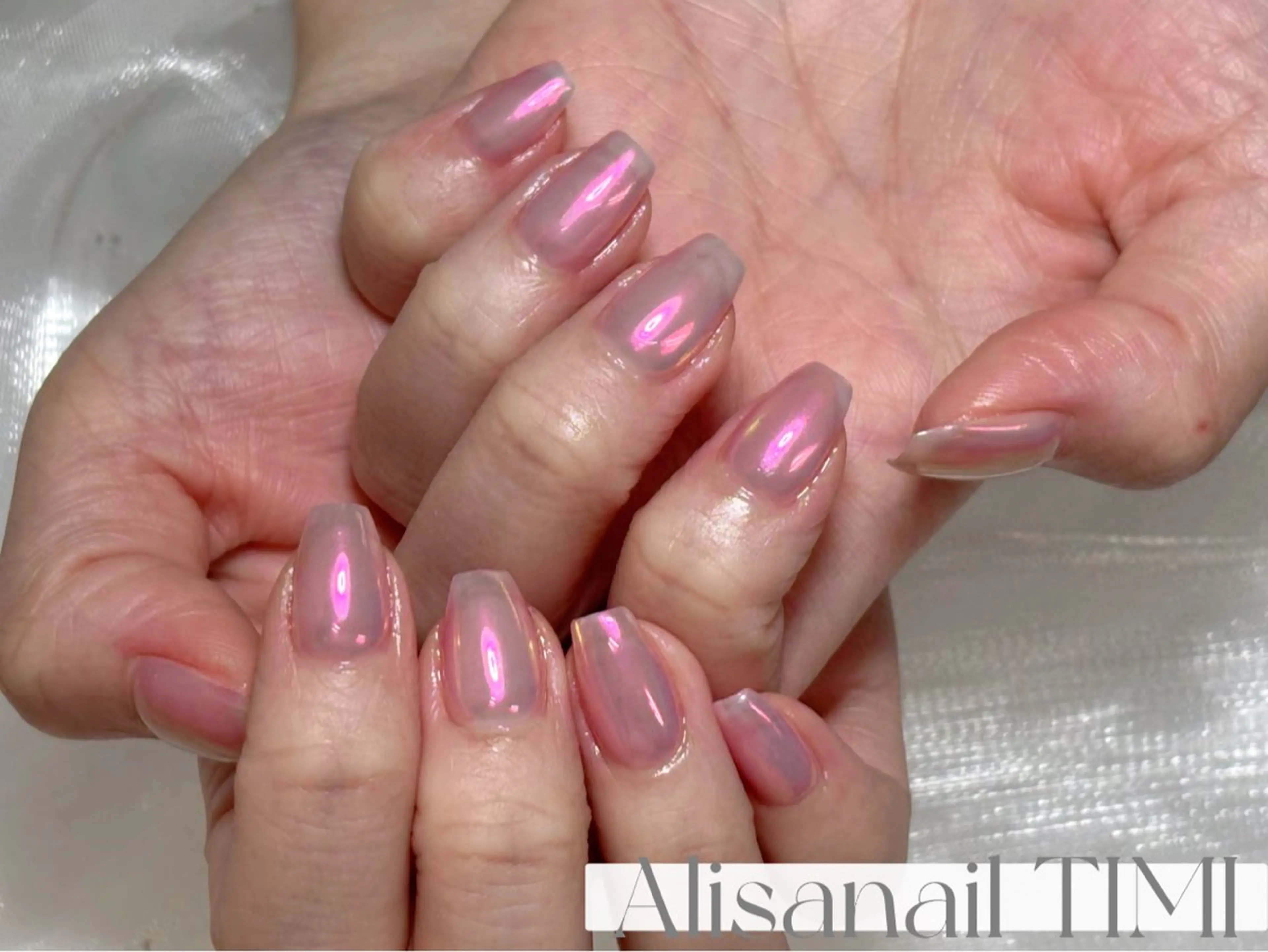 ネイル ミラーネイル ニュアンスネイル ワンカラーネイル ピンク 冬ネイル ハンドネイル Alisa nail Timiのネイルデザイン