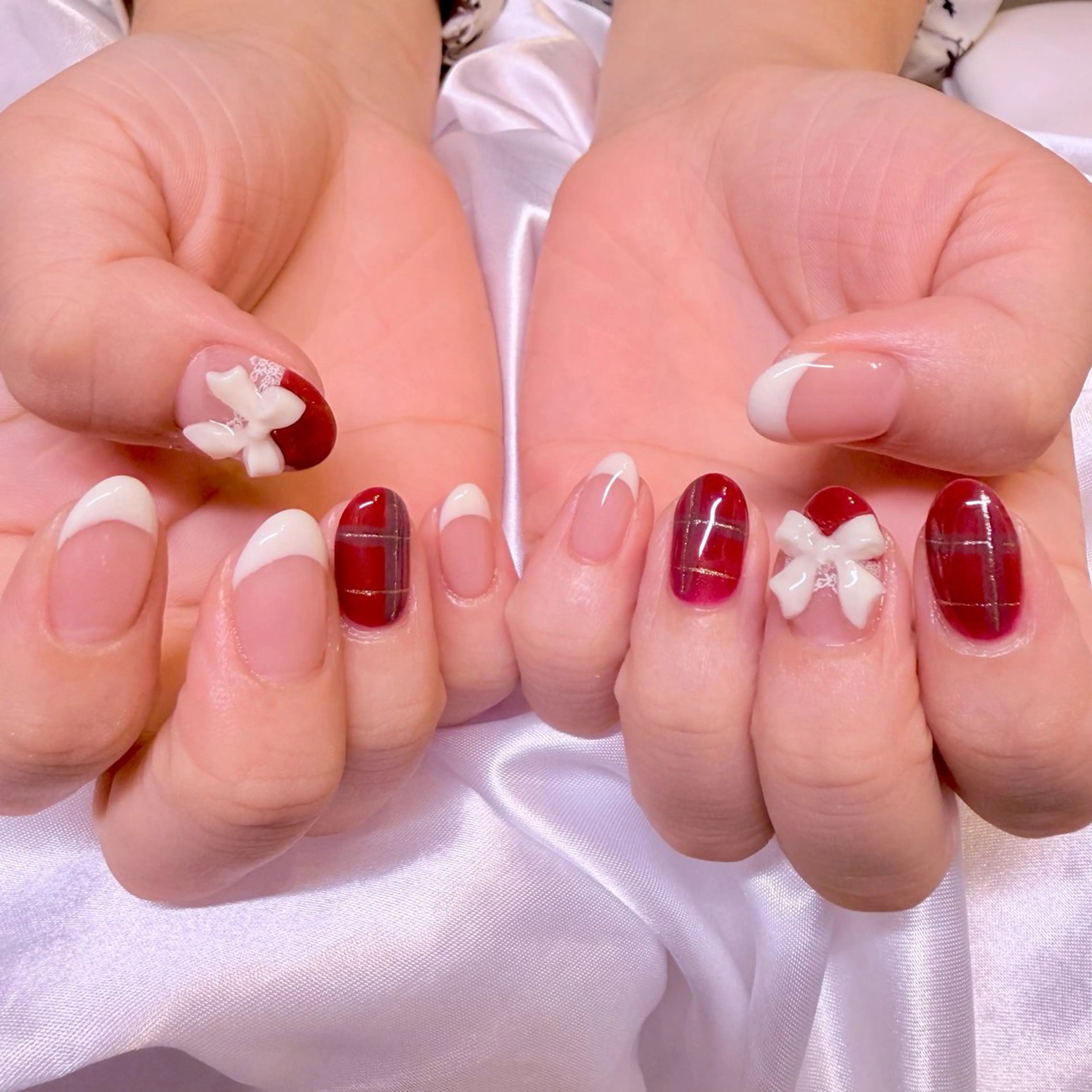 ネイル ガーリー ハンドネイル nail salon e'mu💐のネイルデザイン