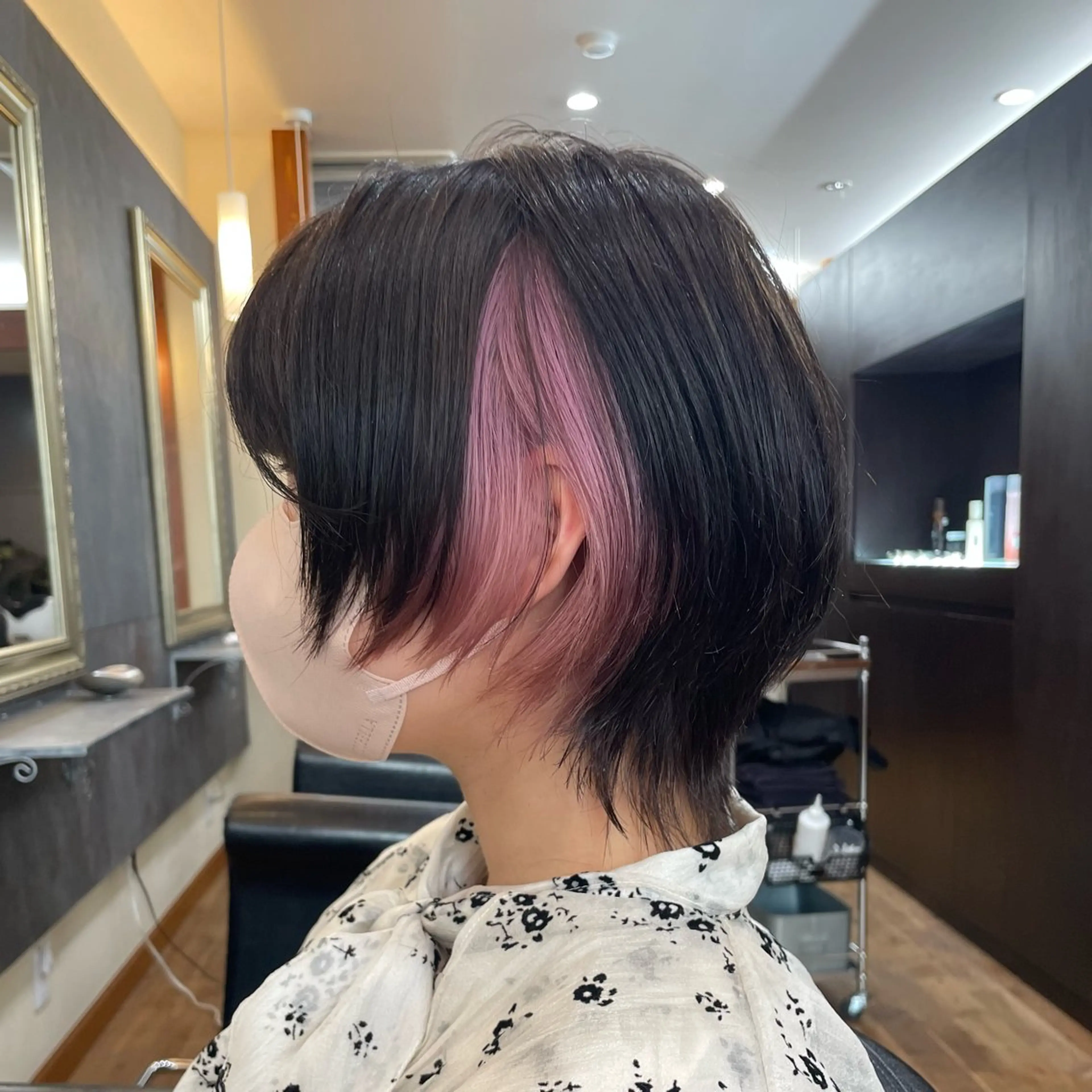 ショート カラー インナーカラー ウルフカット ヘアカラー トリートメント ハイトーン/ ウルフ/suzuhaのヘアスタイル