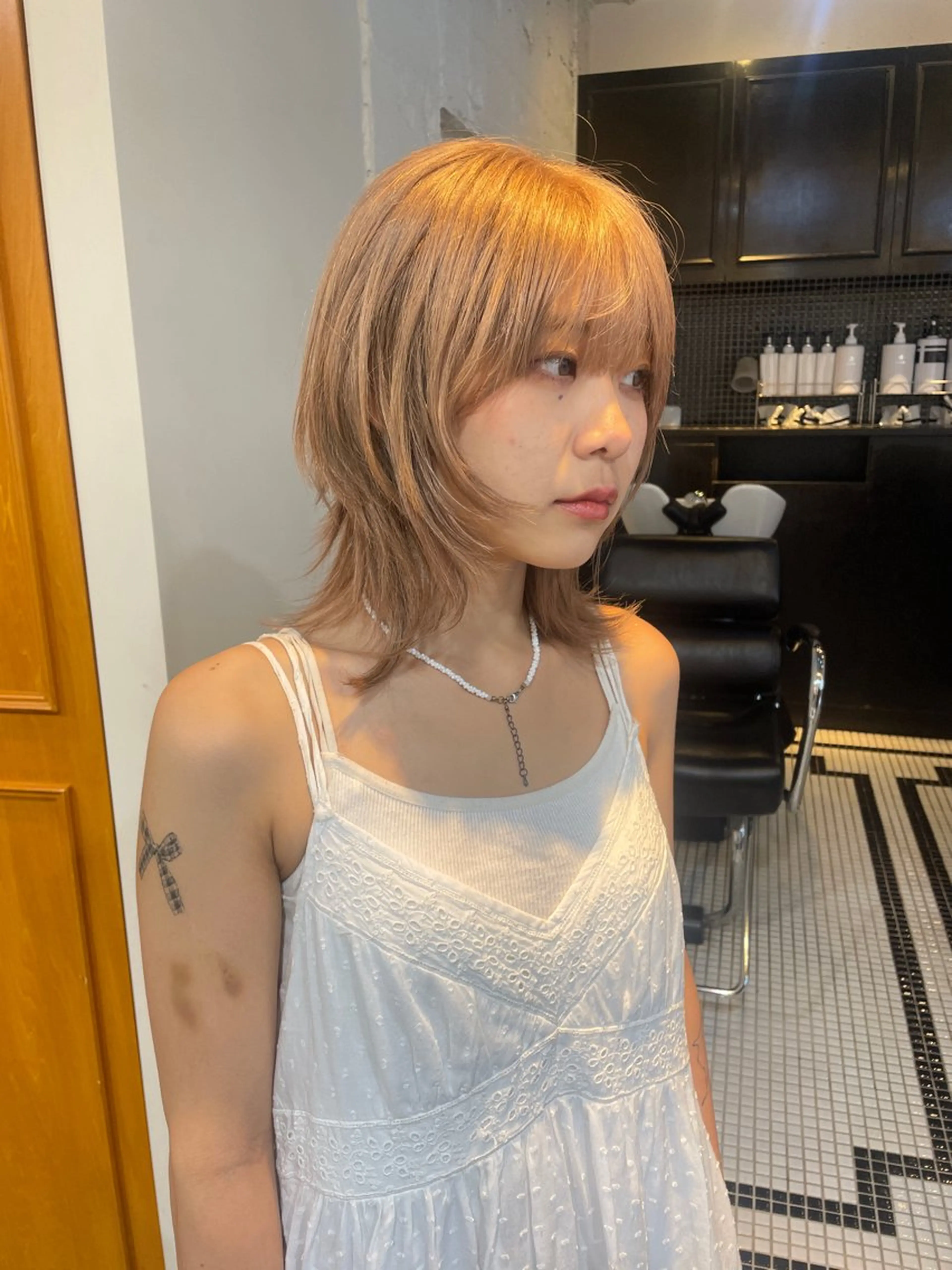 ミディアム カラー RIN／韓国ヘア レイヤーカットのヘアスタイル