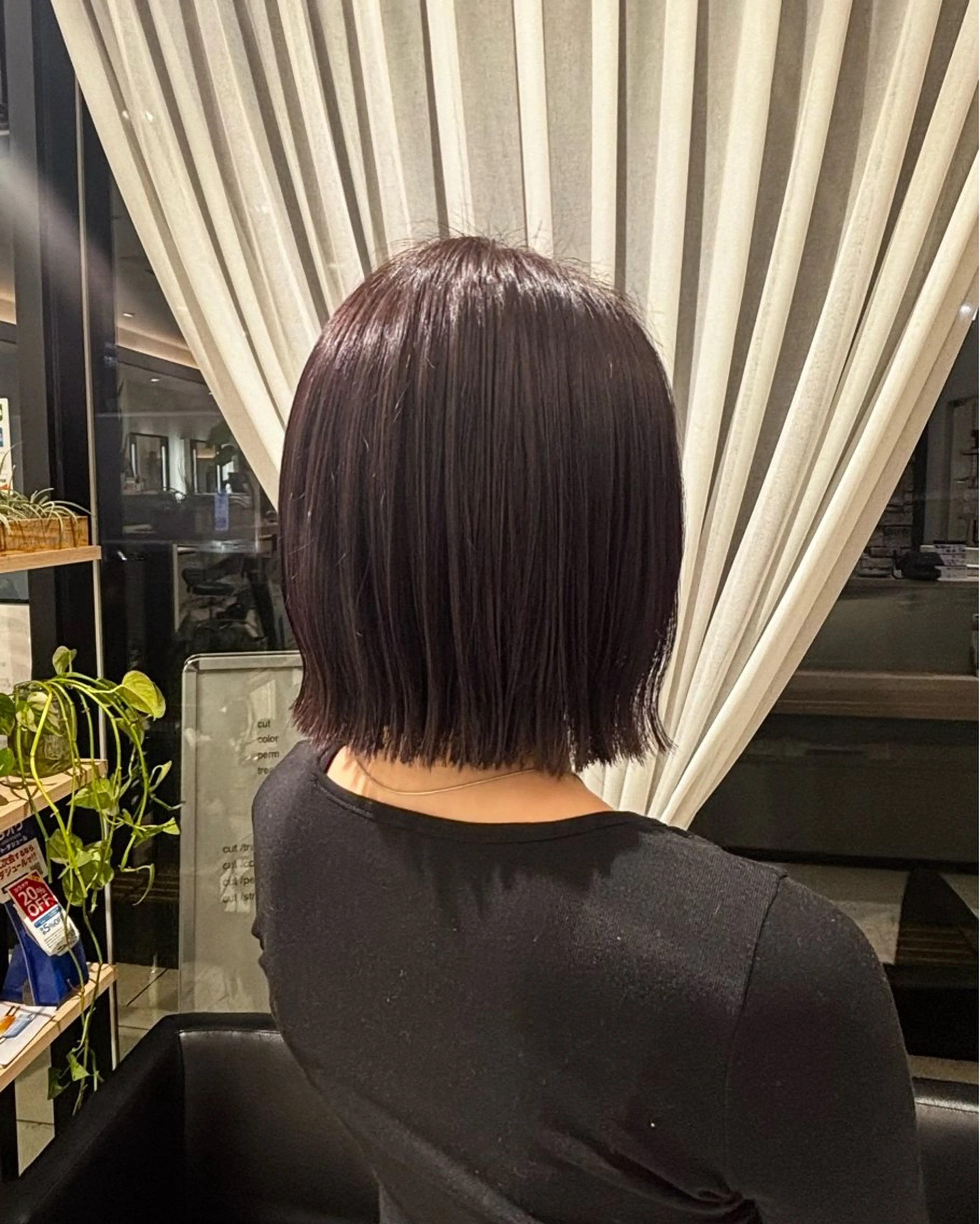 ショート カラー ボブ カット ヘアカラー 辻村 彩華のヘアスタイル
