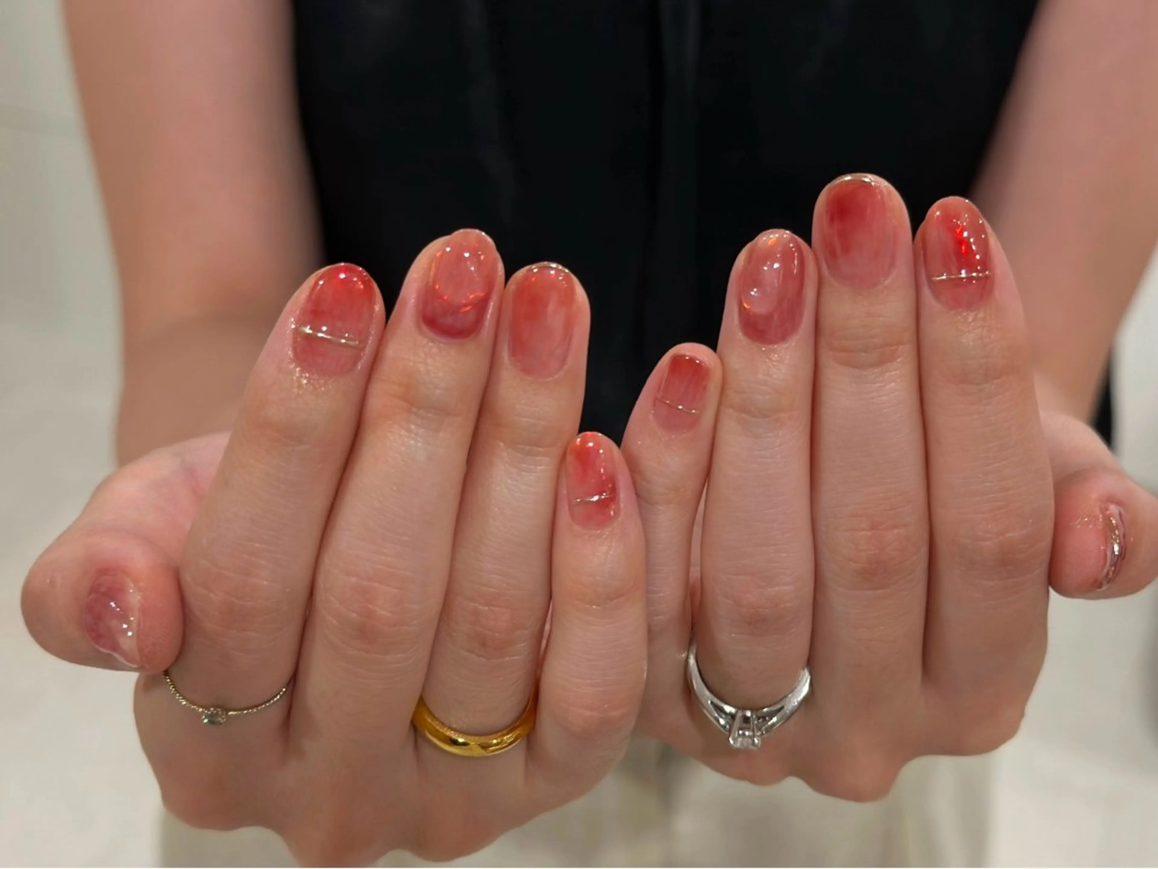 ネイル ゴールド 持ち込み ニュアンスネイル 赤色 ハンドネイル ANOVA所属・ANOVA アノヴァのネイルデザイン