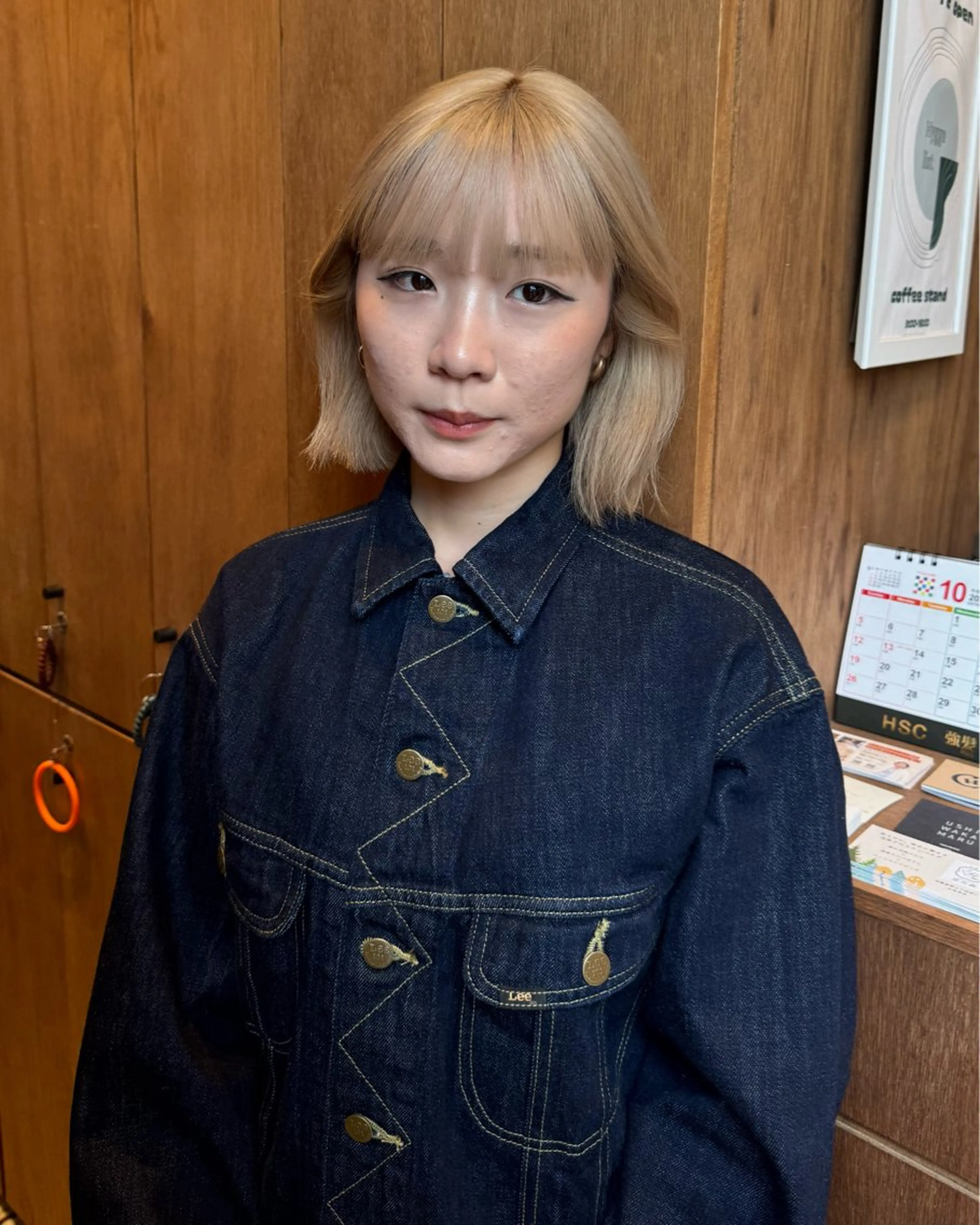 ミディアム カラー ヘアカラー hina 🛋️ブリーチカラーのヘアスタイル
