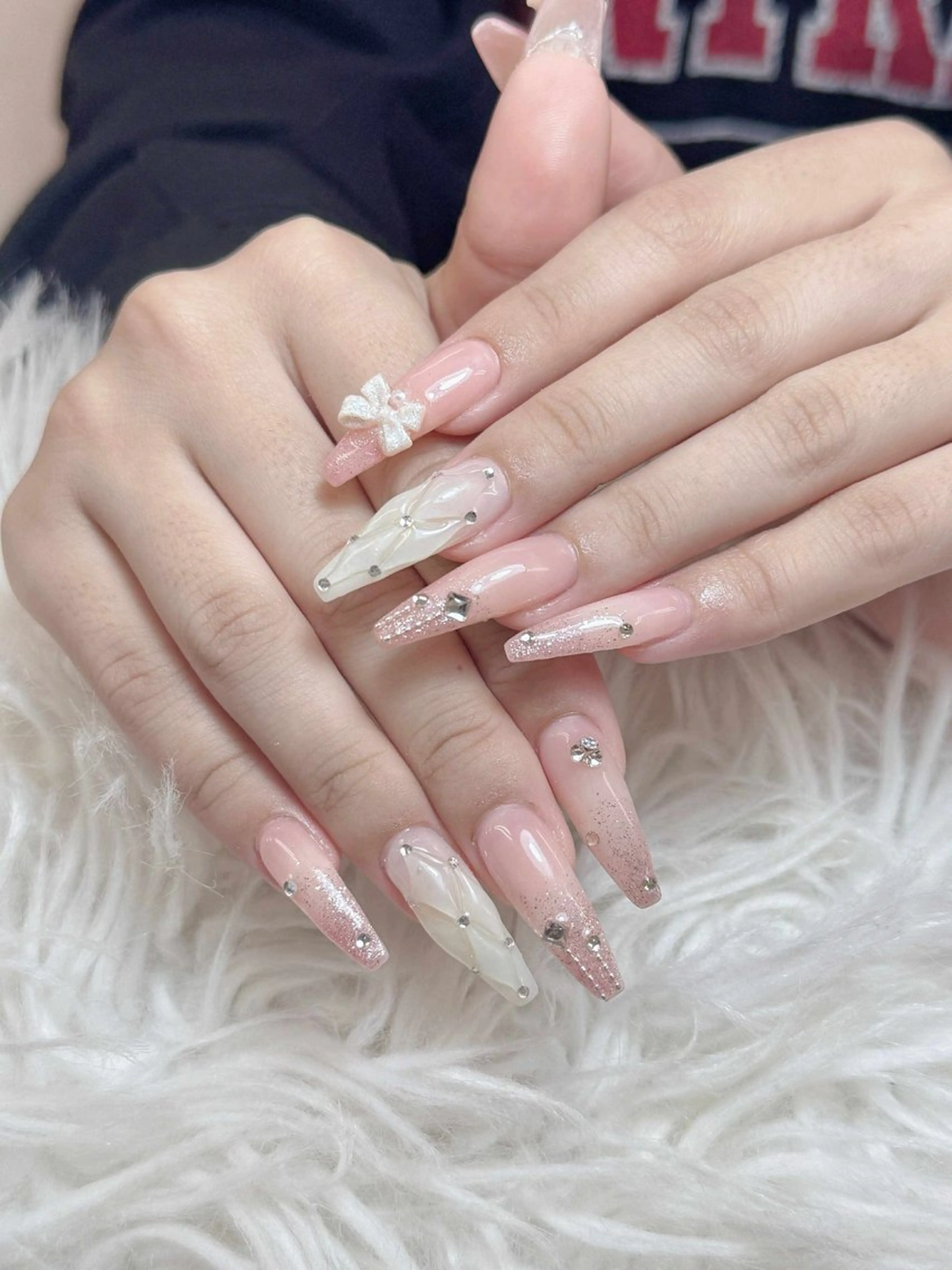 ネイル アートネイル オーロラネイル チークネイル 長さ出し フットネイル Noiranail_ studioのネイルデザイン