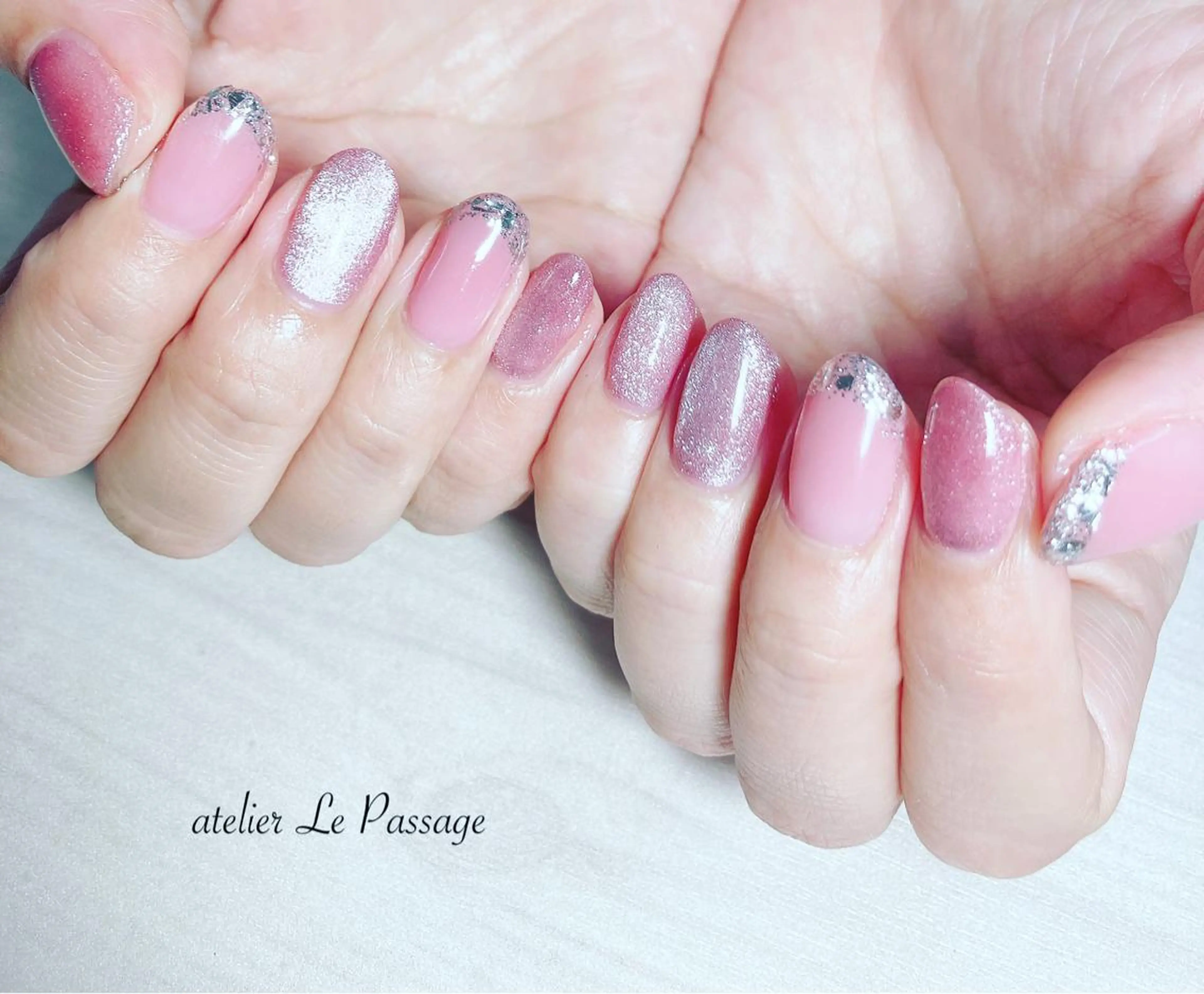 ネイル フレンチネイル ジェルネイル ガラスフレンチ マグネットネイル オフィスネイル Atelier Le Passage所属・h nakatsukaのネイルデザイン