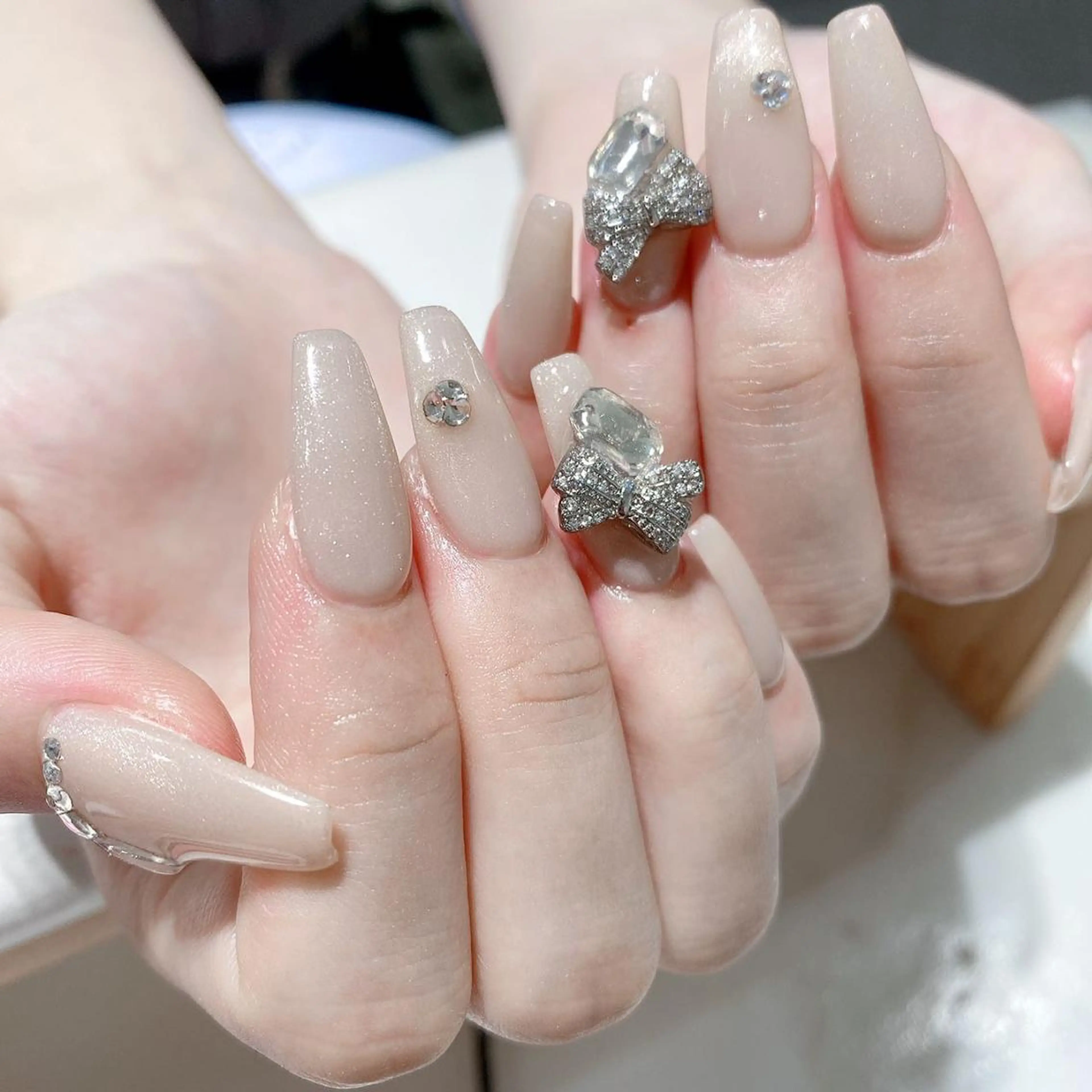 ネイル 長さ出し ネイルチップ Queens テイのネイルデザイン