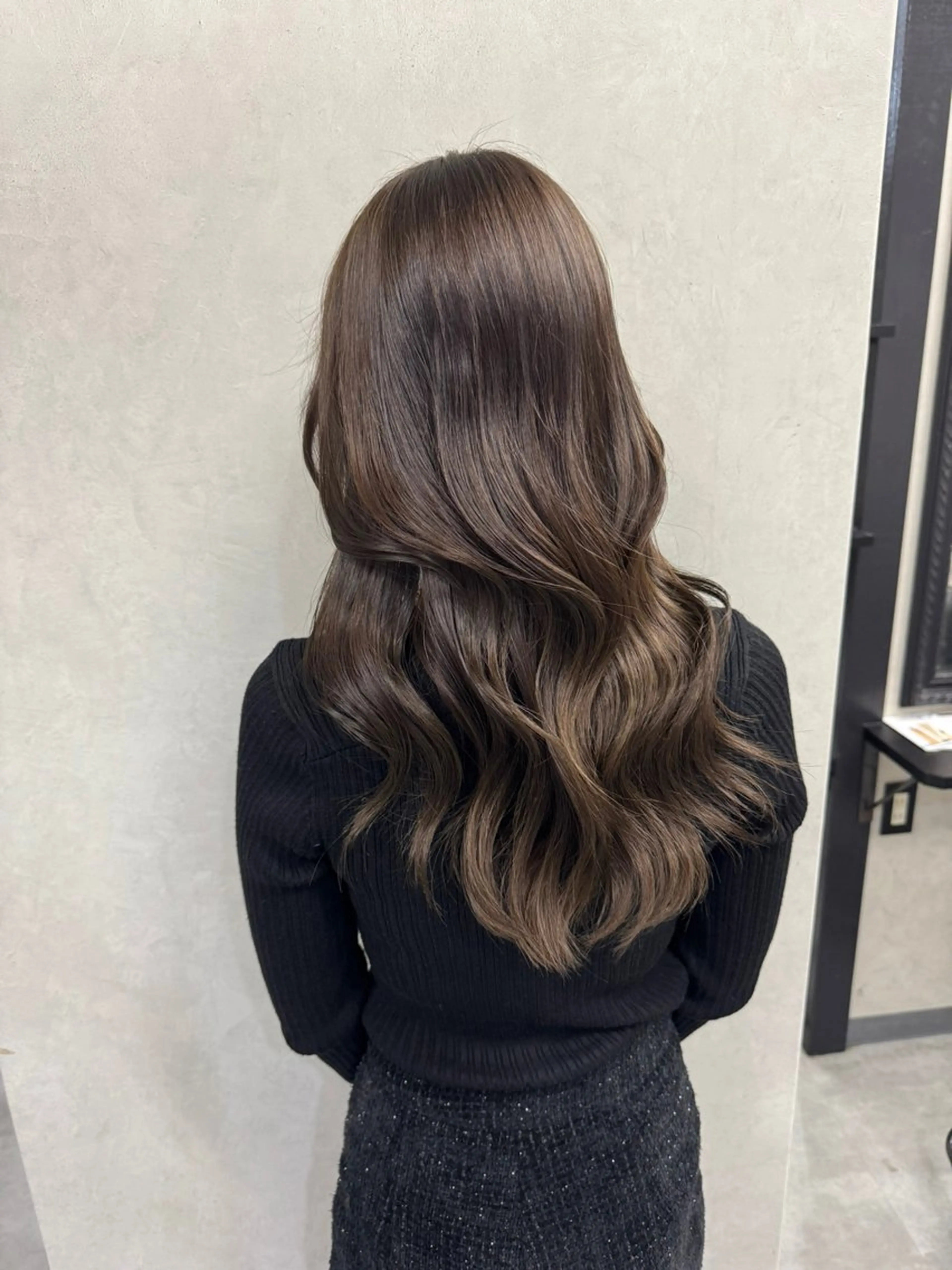 ロング カラー ベージュカラー ブリーチ 透明感カラー ブリーチなしカラー オリーブベージュ ヘアカラー トリートメント esu 心斎橋店所属・mana／ブリーチ なし／ベージュ／暖色のヘアスタイル