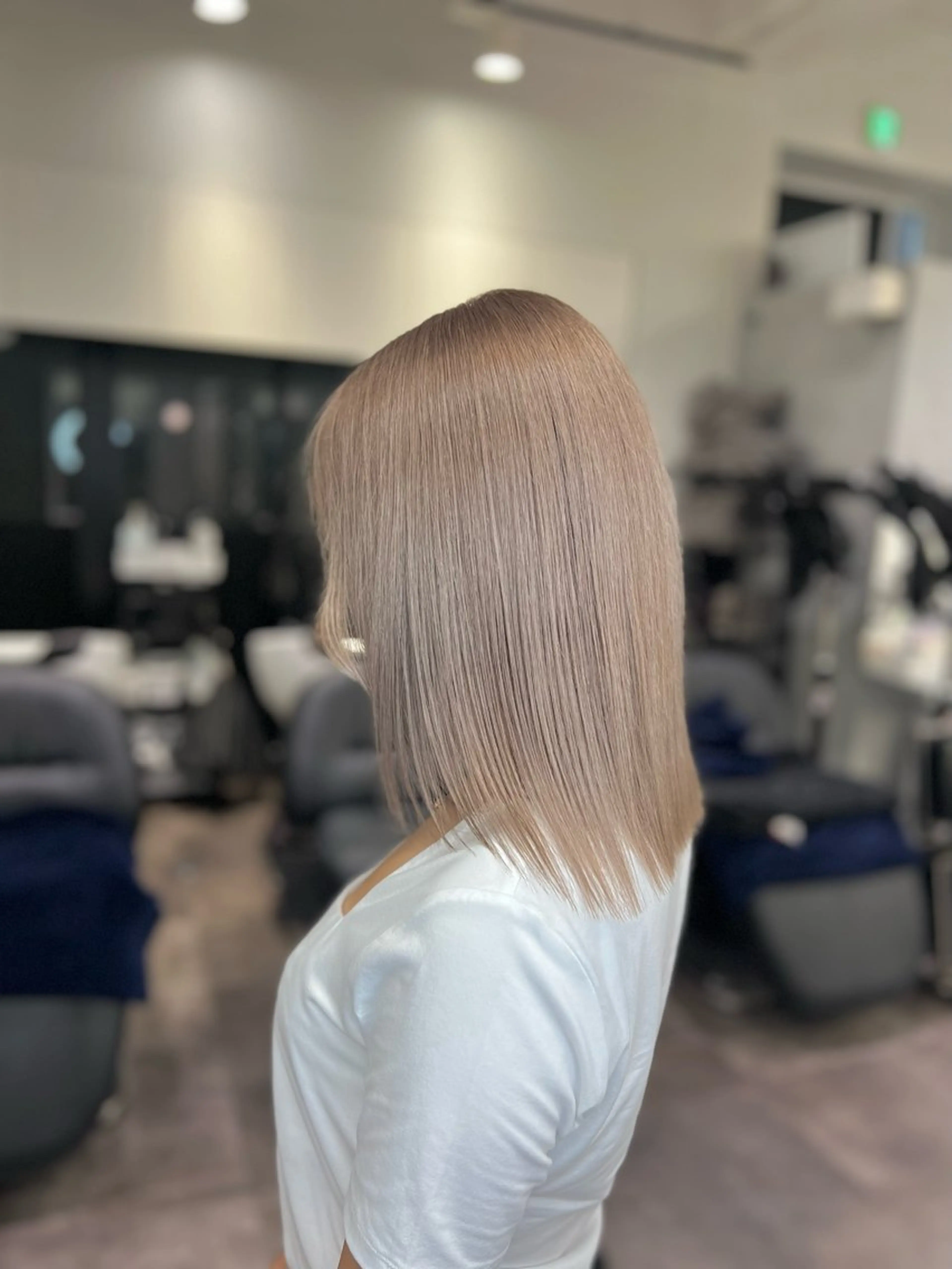 ミディアム カット ヘアカラー トリートメント 【elyts】 COCOROのヘアスタイル
