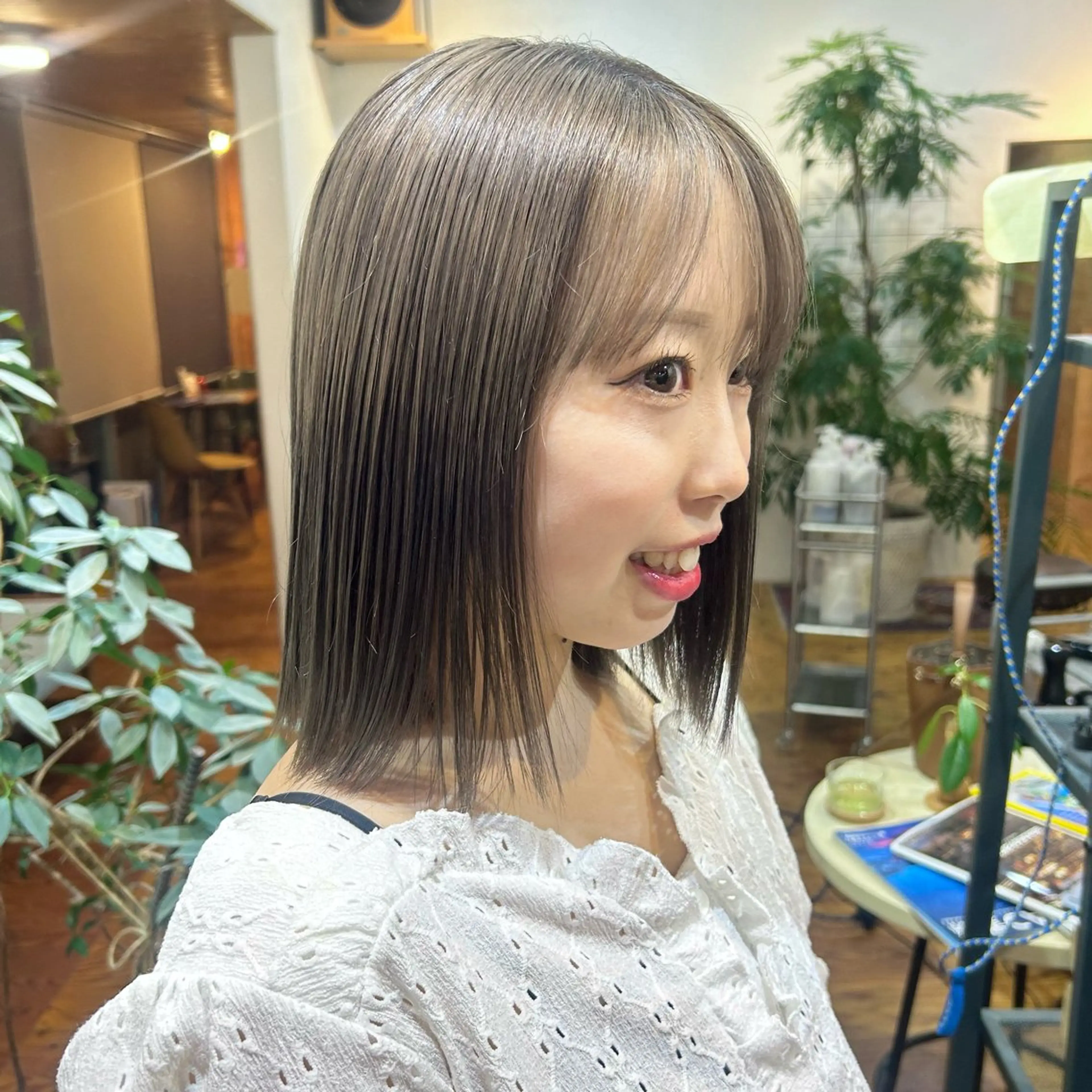 ミディアム カラー ベージュカラー ブリーチ グレージュ ❣️星野のあ❣️ 優しいダブルブリーチのヘアスタイル
