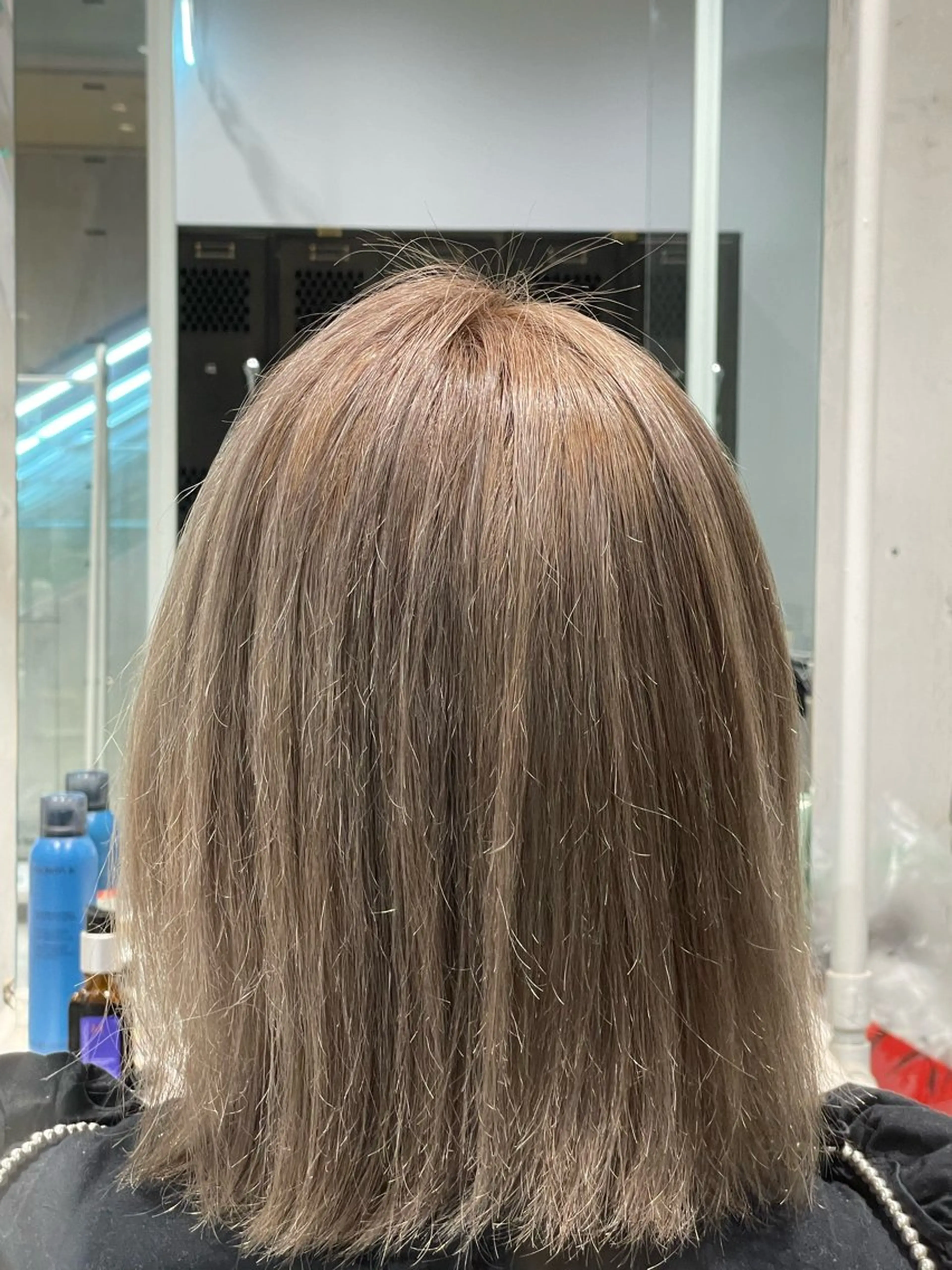 カラー ブリーチ M.SLASH センター北所属・竹内 貫のヘアスタイル
