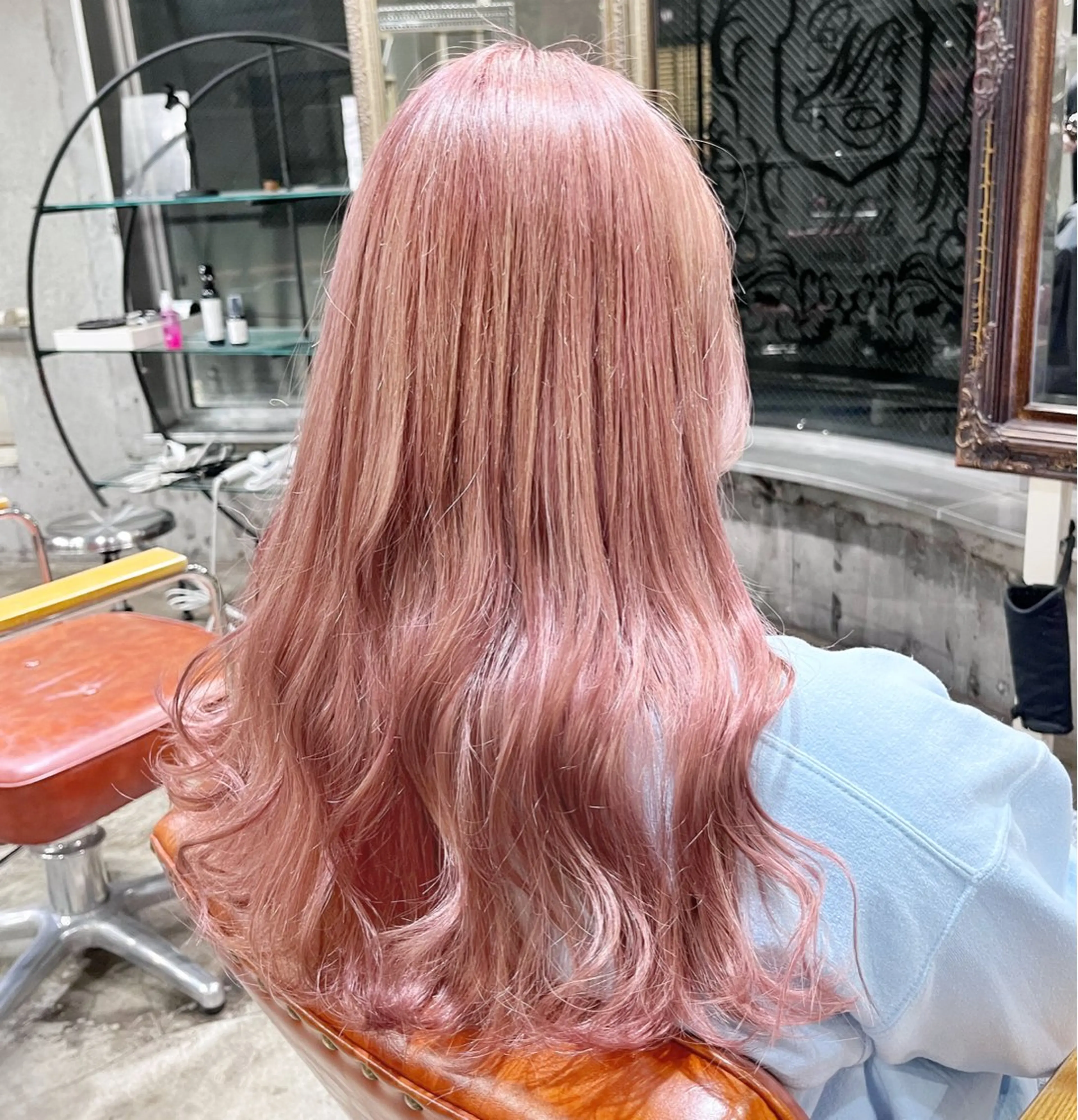 ロング カラー ヘアアレンジ ブリーチ ヘアカラー ピンクカラー🩷 ヘアセットＮＯ.1のヘアスタイル