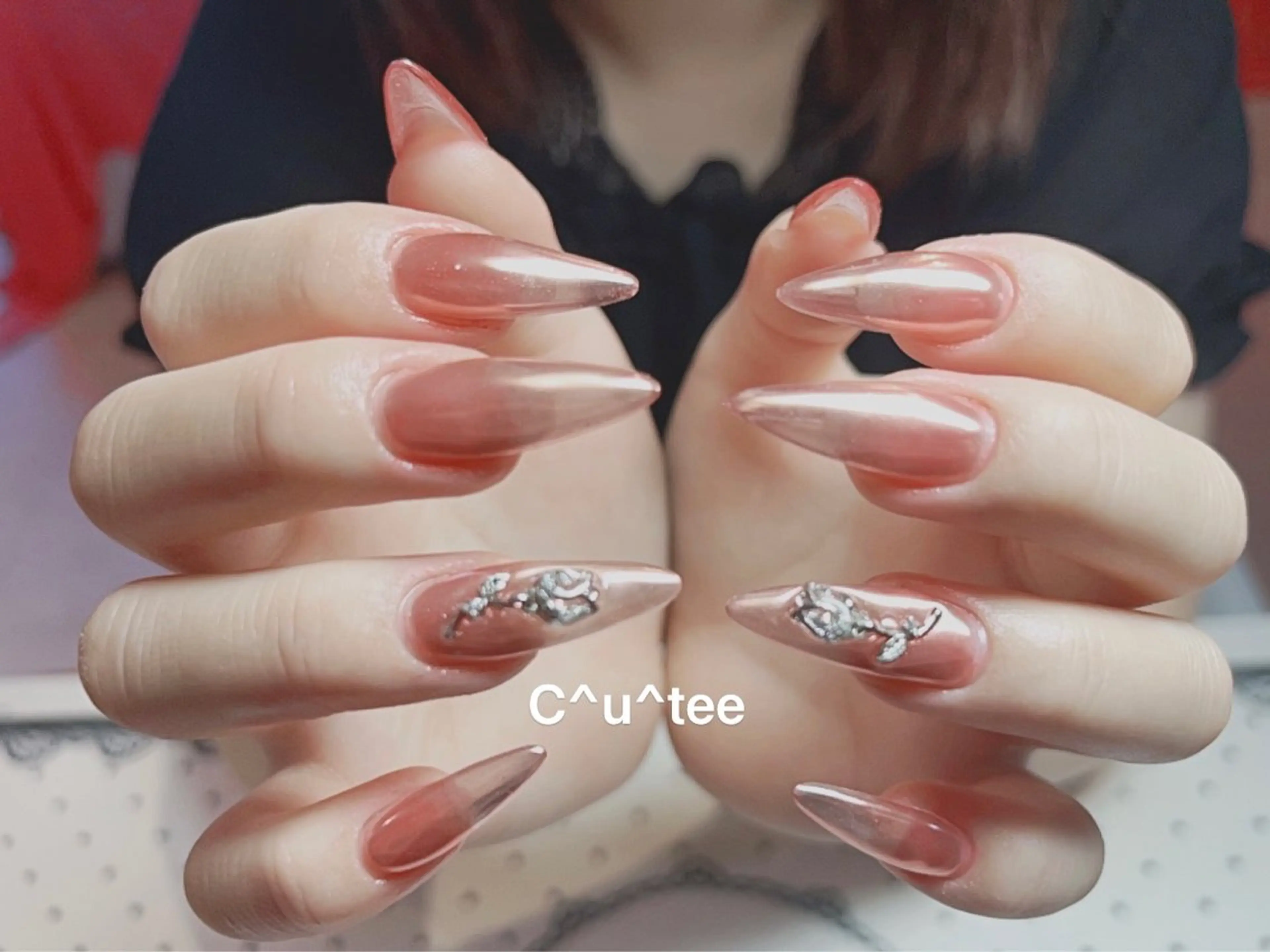 ロング ハンドネイル 🎀CUTEE 🎀レイのネイルデザイン