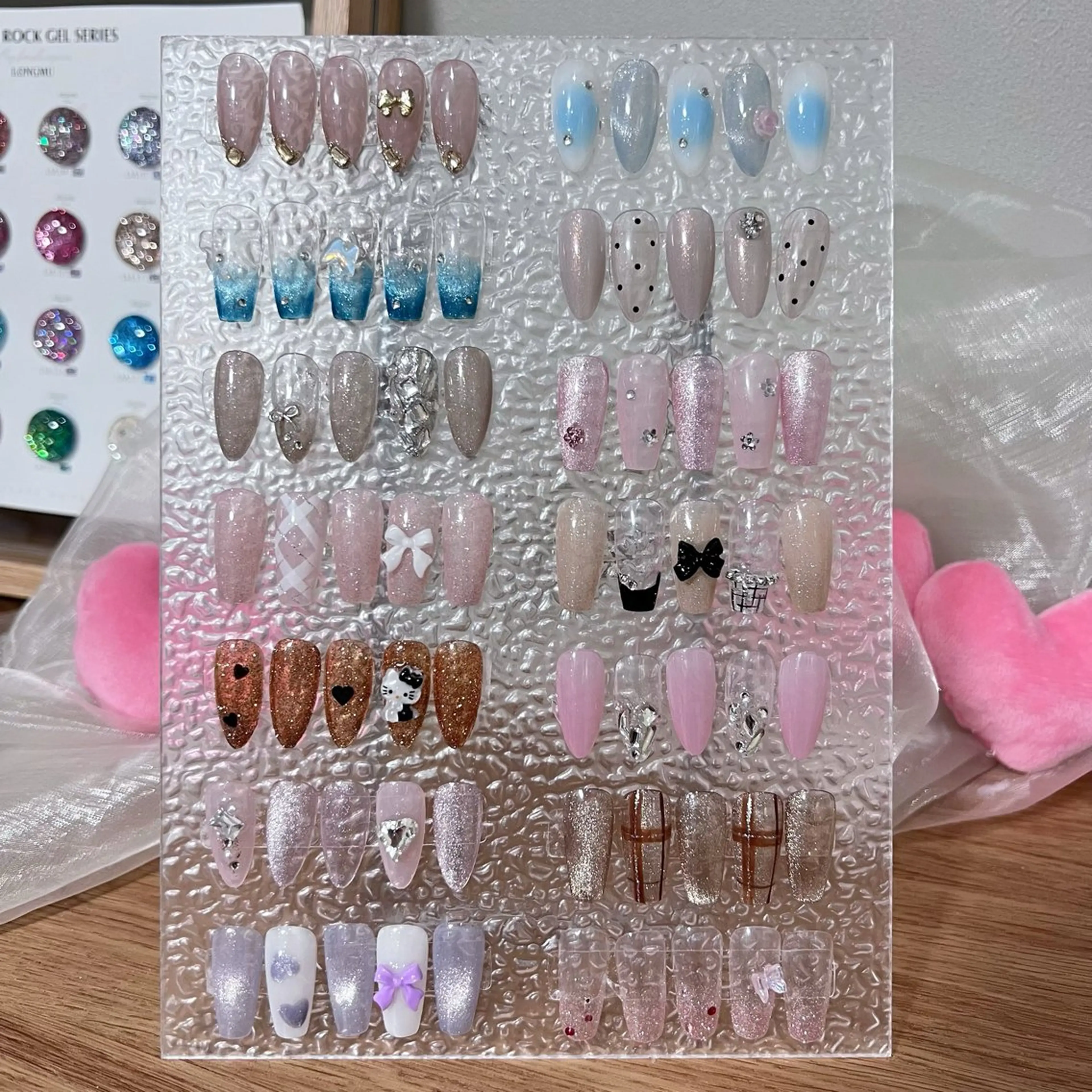 【ジェルオフ無料】💗可愛いキラキラ定額ネイル💅★色味の変更やパーツの配置替えももちろんOK!の写真