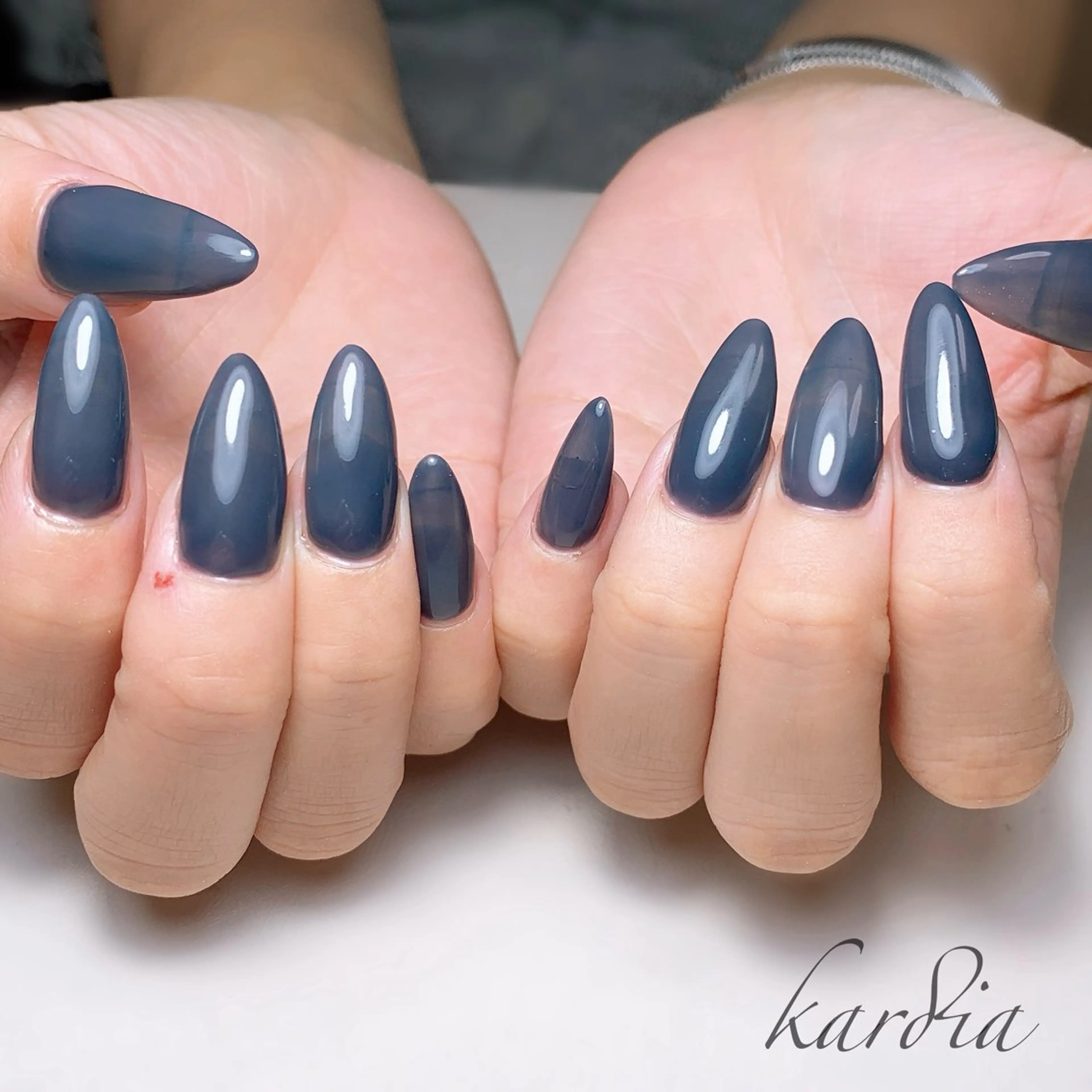 ネイル ハンドネイル καρδιά -ｶﾙﾃﾞｨｱ-のネイルデザイン