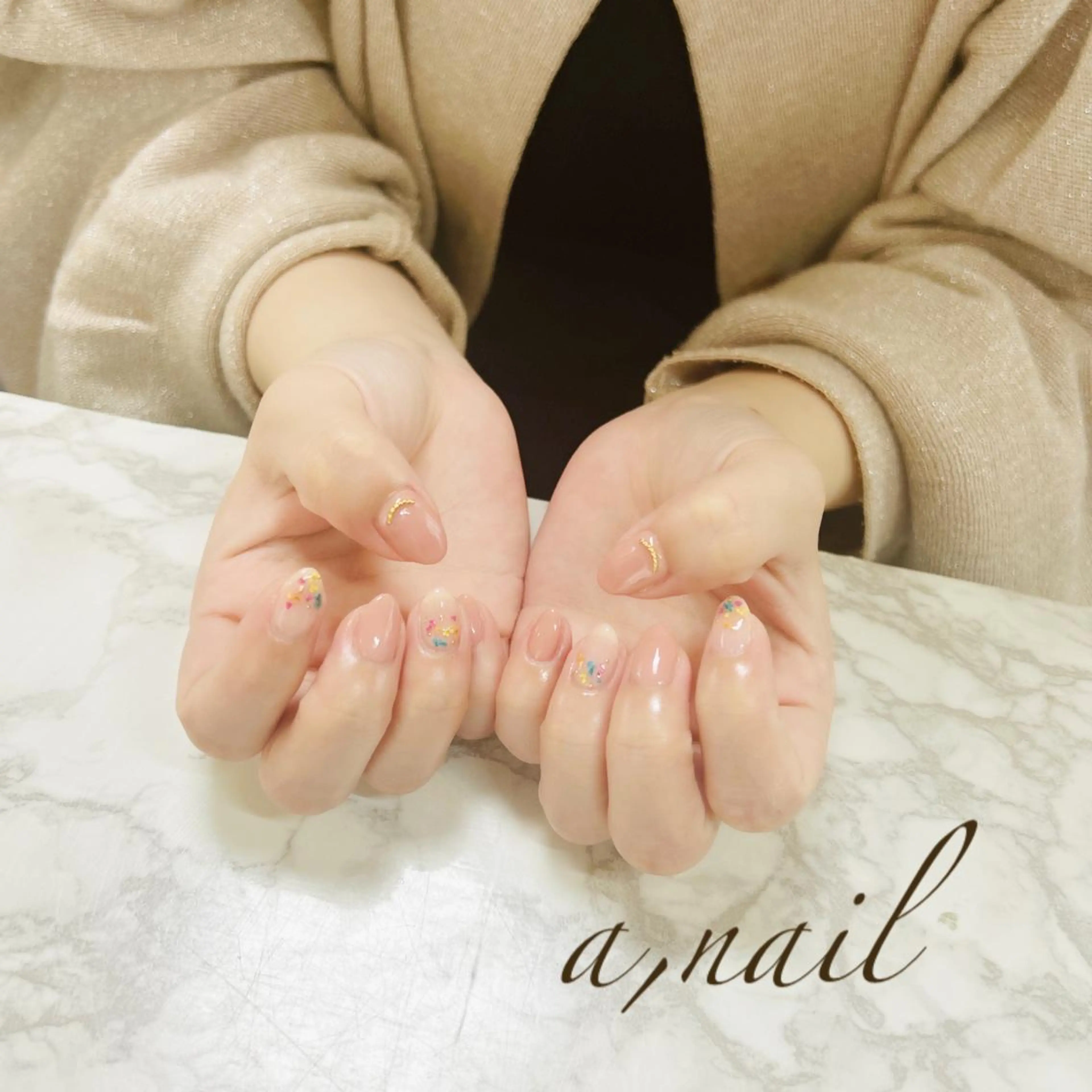 ネイル フラワーネイル フットネイル ジェルネイル グラデーション キラキラネイル ハンドネイル ネイルサロン エーネイルのネイルデザイン
