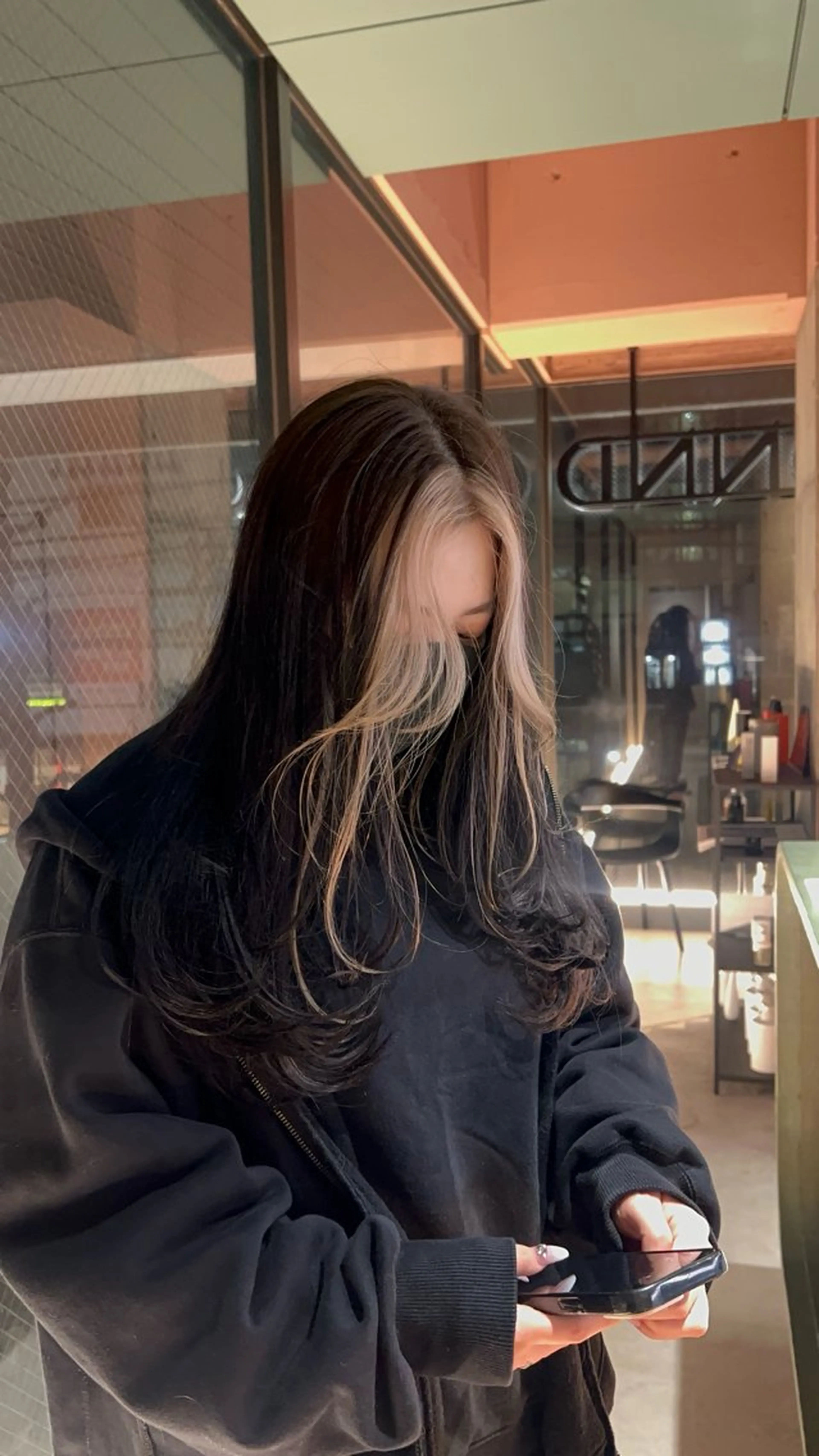 セミロング カラー ミストバング  フェイスフレーミング レイヤーカット 今が1番似合う自分に /志音のヘアスタイル