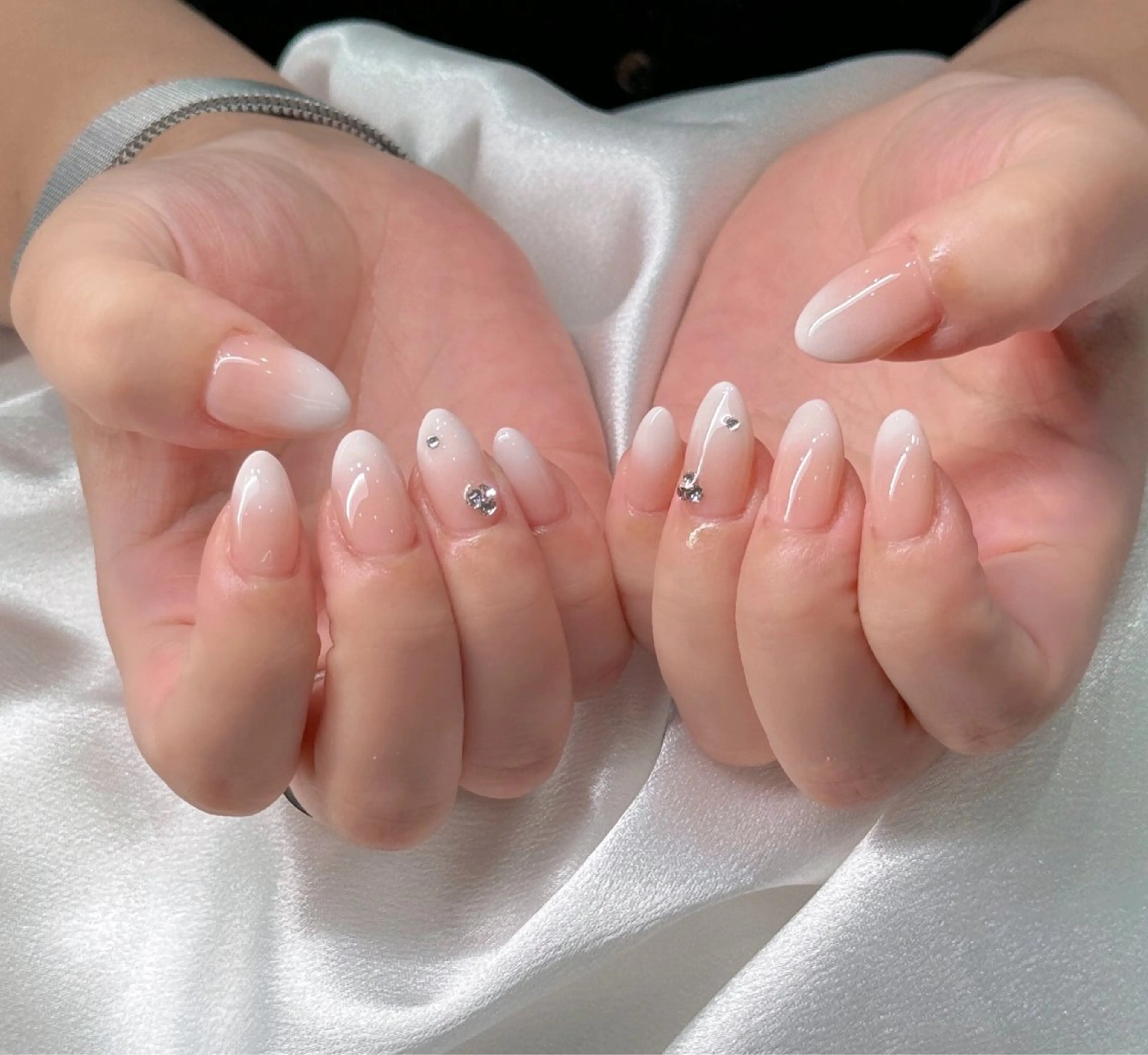 ネイル オーロラネイル ブルー チークネイル フットネイル フレンチネイル HANA.NAILS所属・HANA 自宅サロンのネイルデザイン