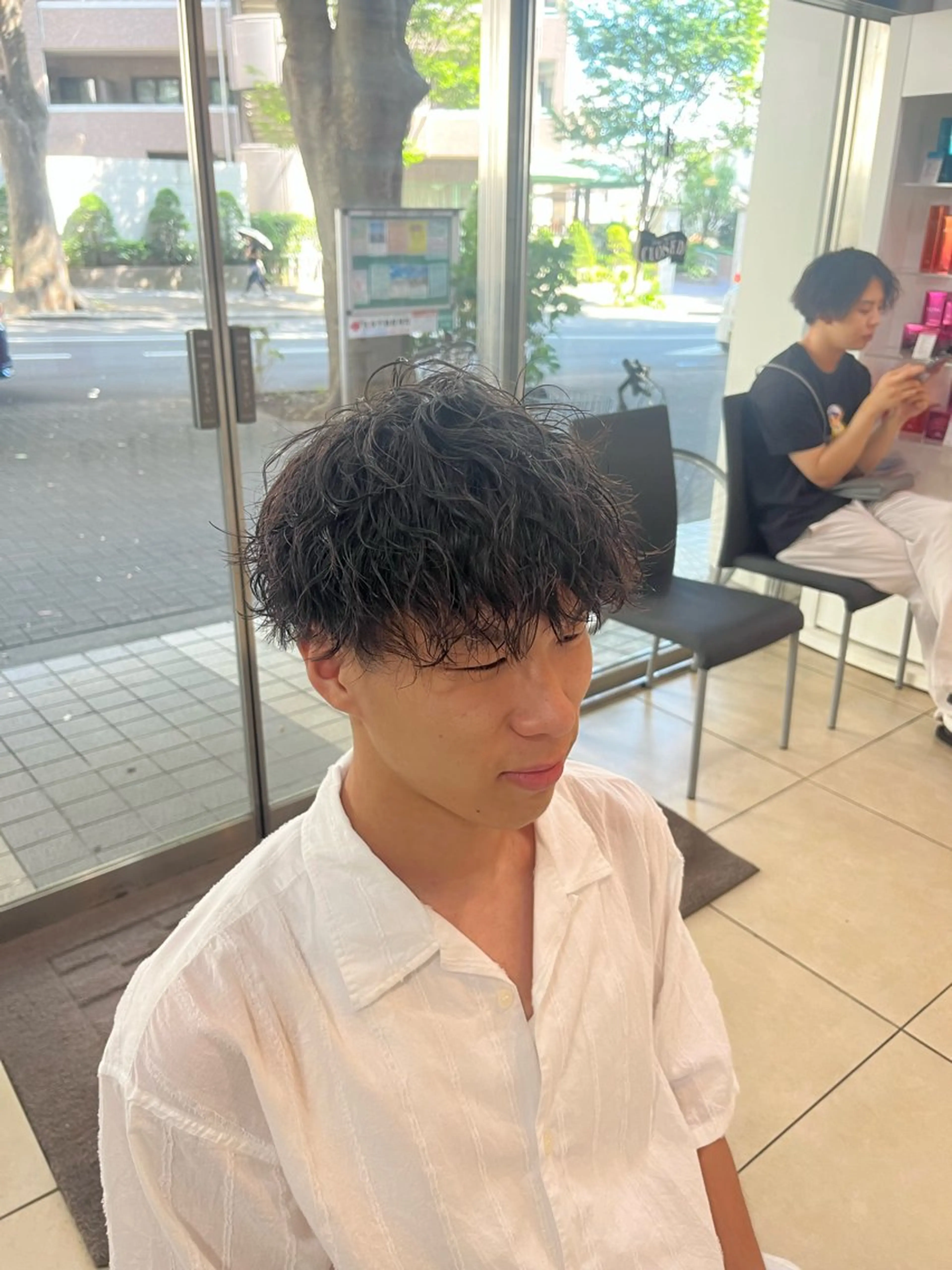 ショート パーマ メンズ マッシュ メンズパーマ 波巻きパーマ スパイラルパーマ カット パーマ カルマ・ニュアンス パーマ　須田龍世のヘアスタイル