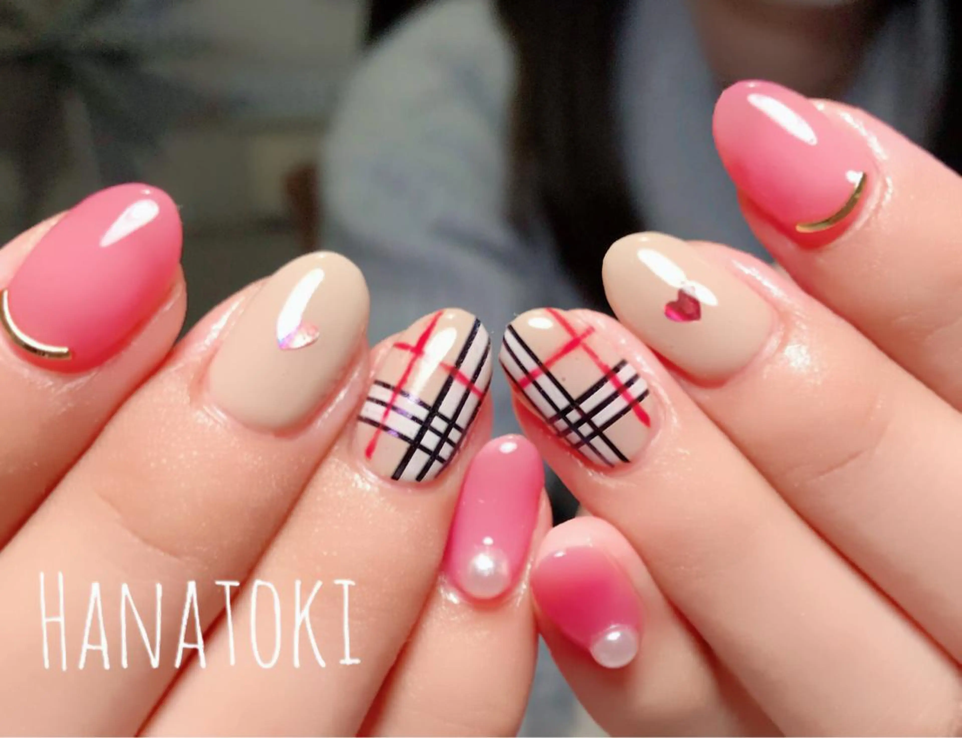 ミディアム ハンドネイル Hanatoki所属・菅原 千明のネイルデザイン