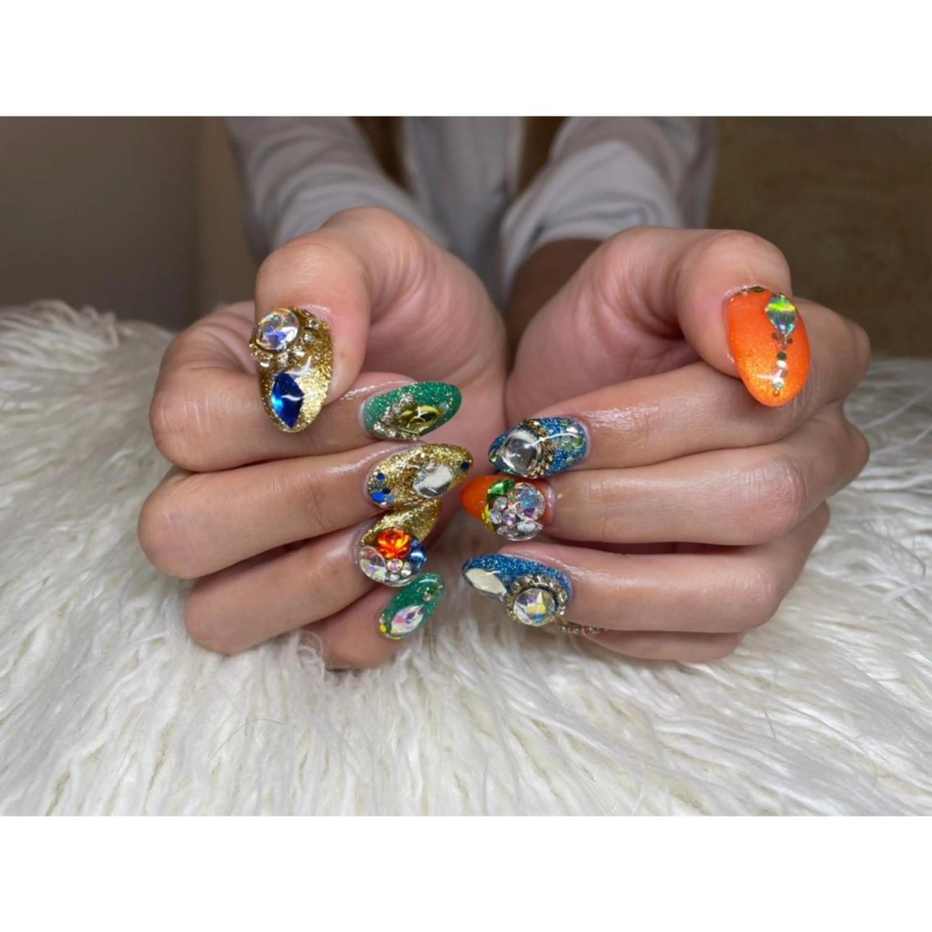 ネイル ストーンネイル Nail salon LuaRのネイルデザイン